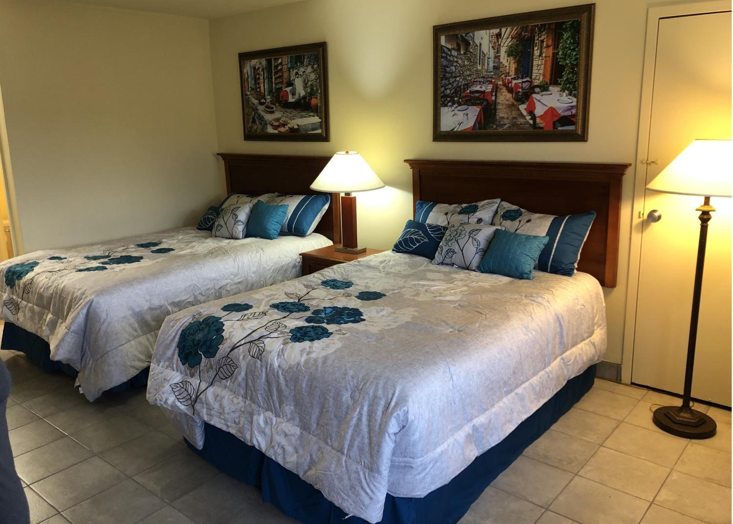 Standard Double Room with Two Double Beds - Non-Smoking - Photo 1