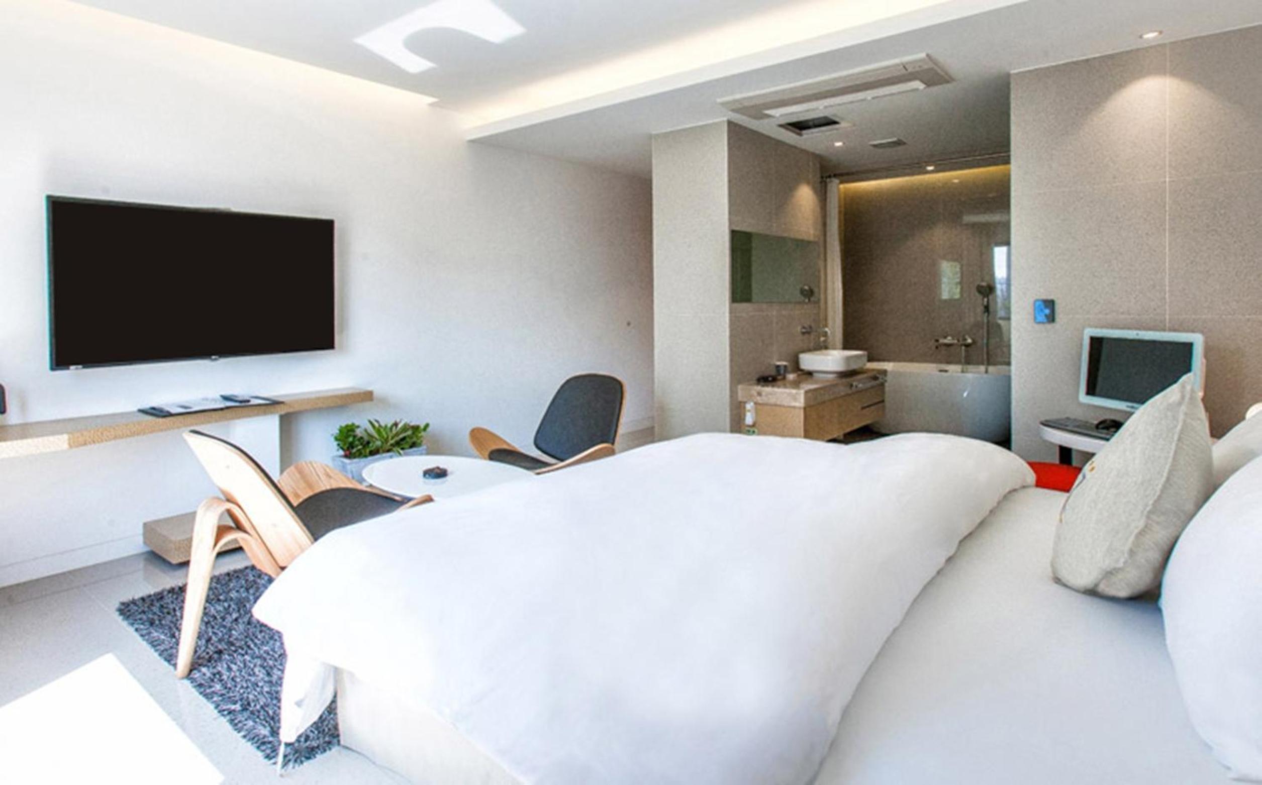 Budget Twin Room photo 2