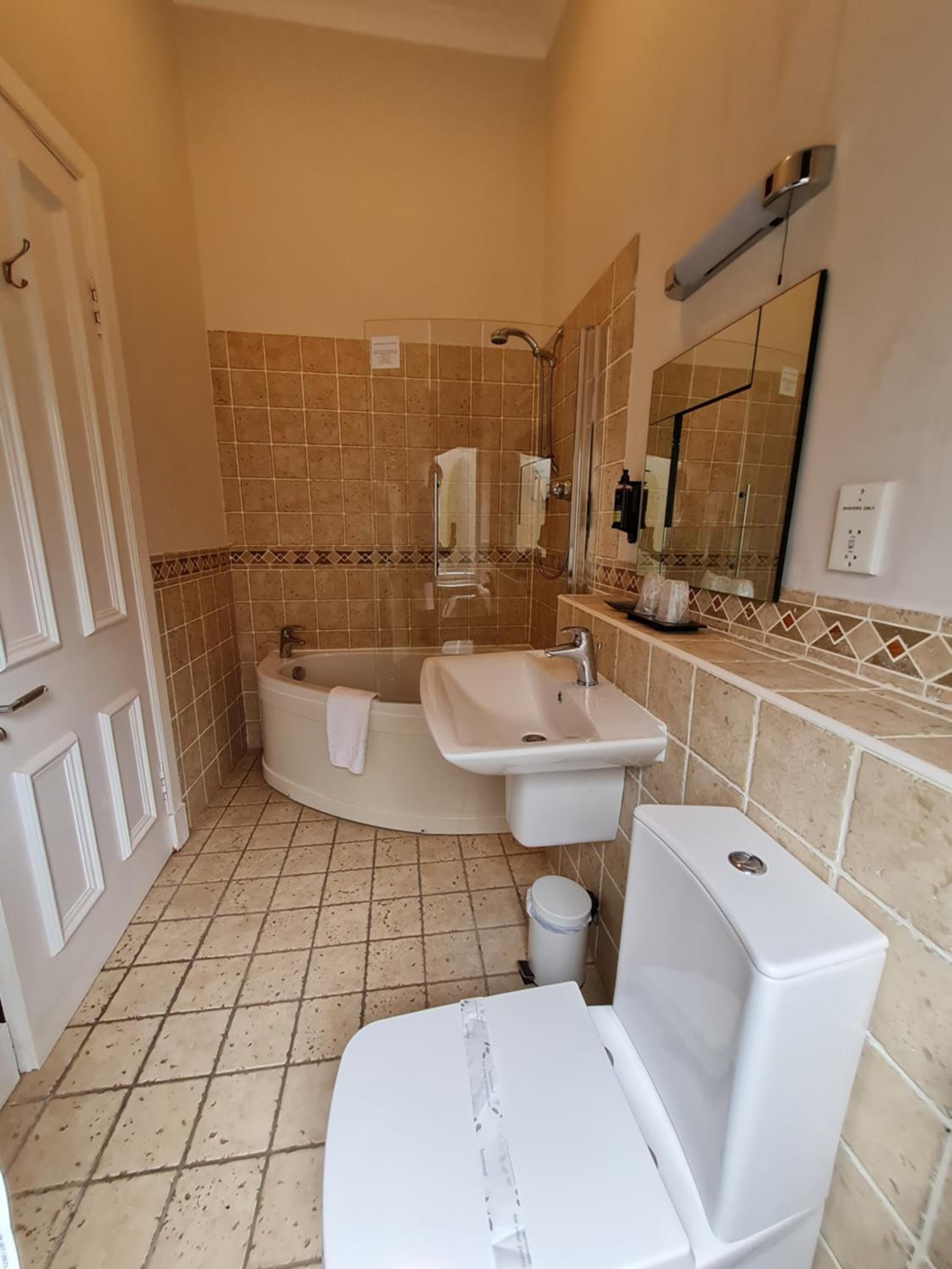 Executive King Room - Photo 4