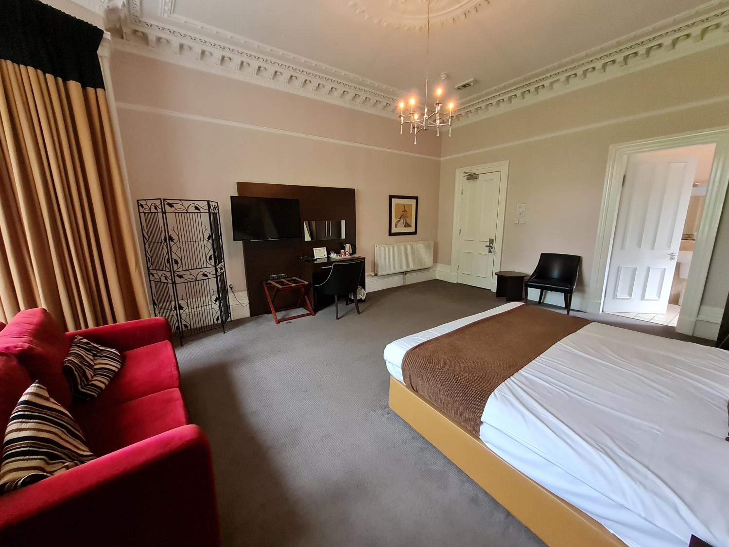 Executive King Room - Photo 6