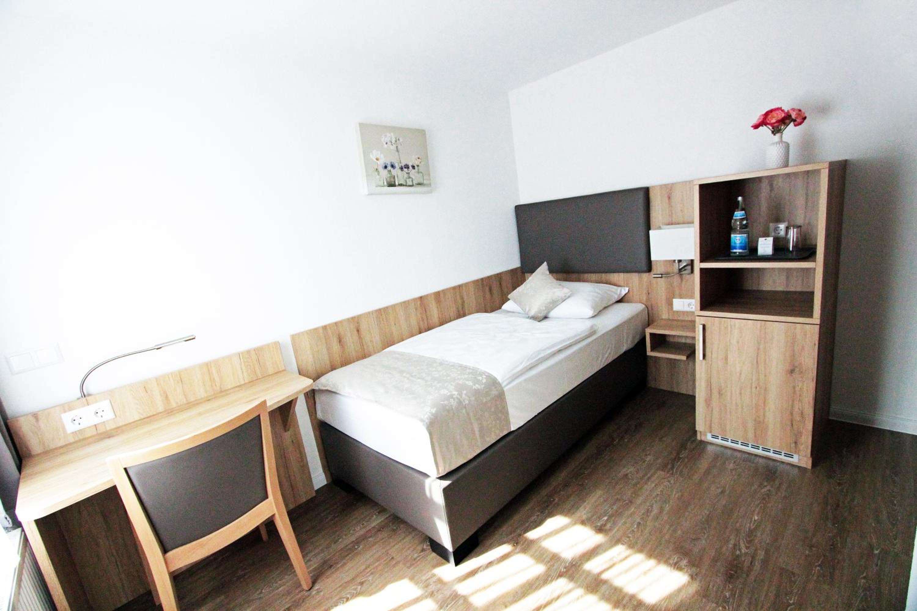 Single Room photo 3