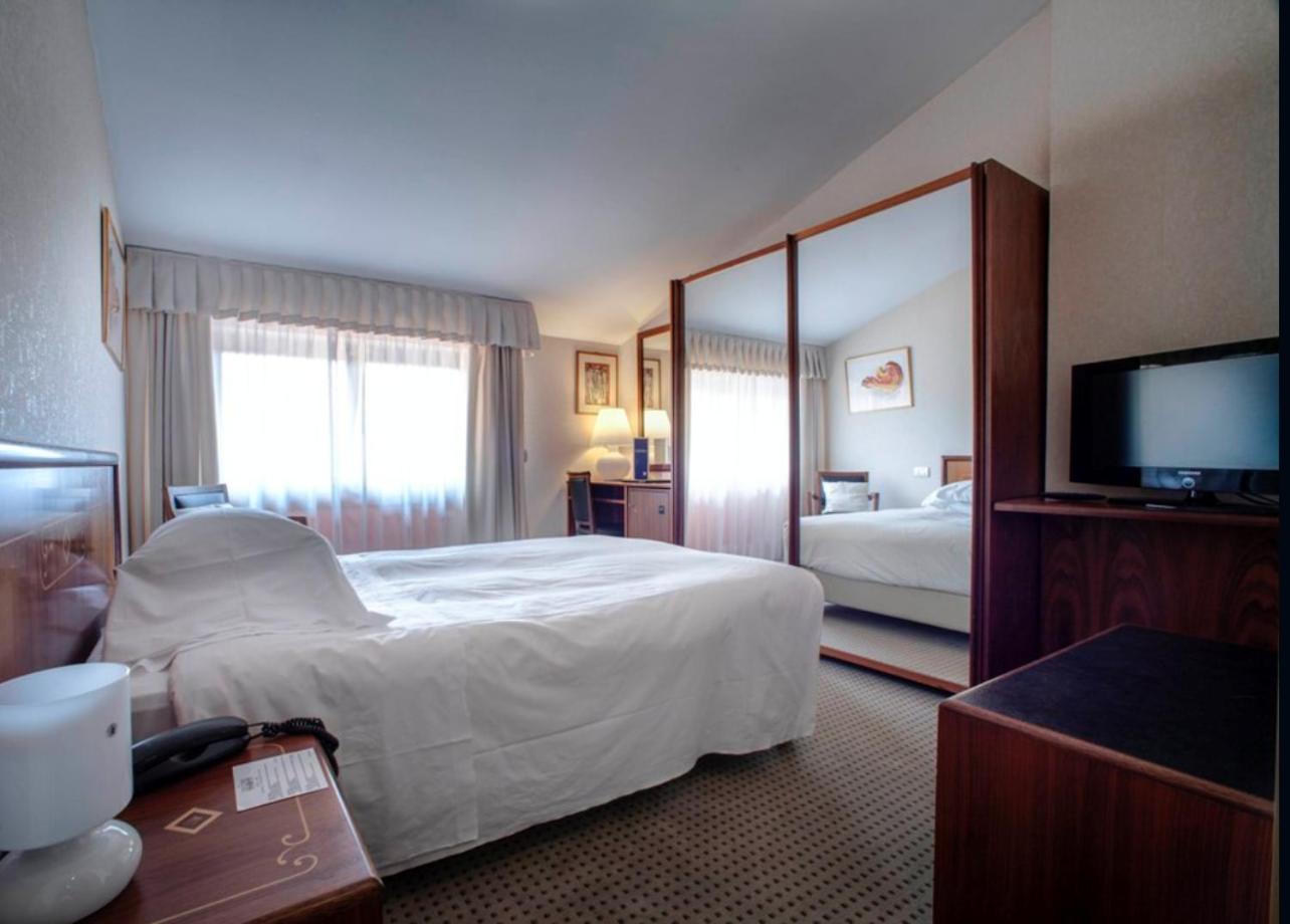 Double or Twin Room - Photo 1