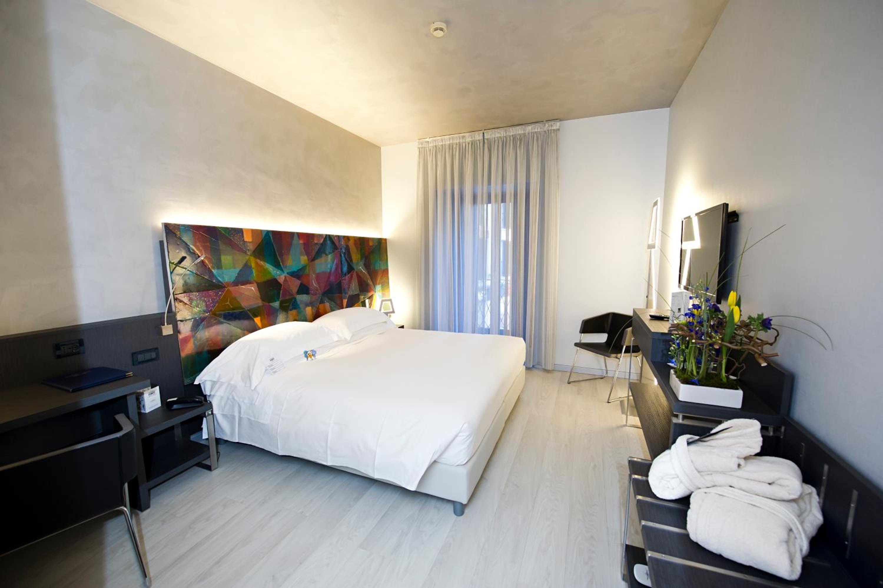 Superior Double or Twin Room - Photo 10