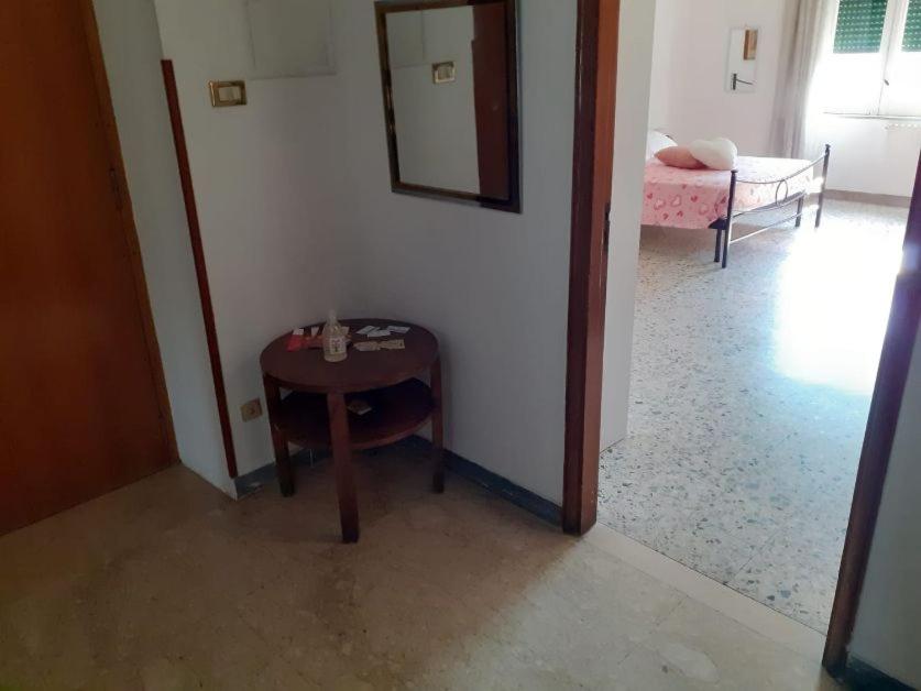 Large Double Room - Photo 6