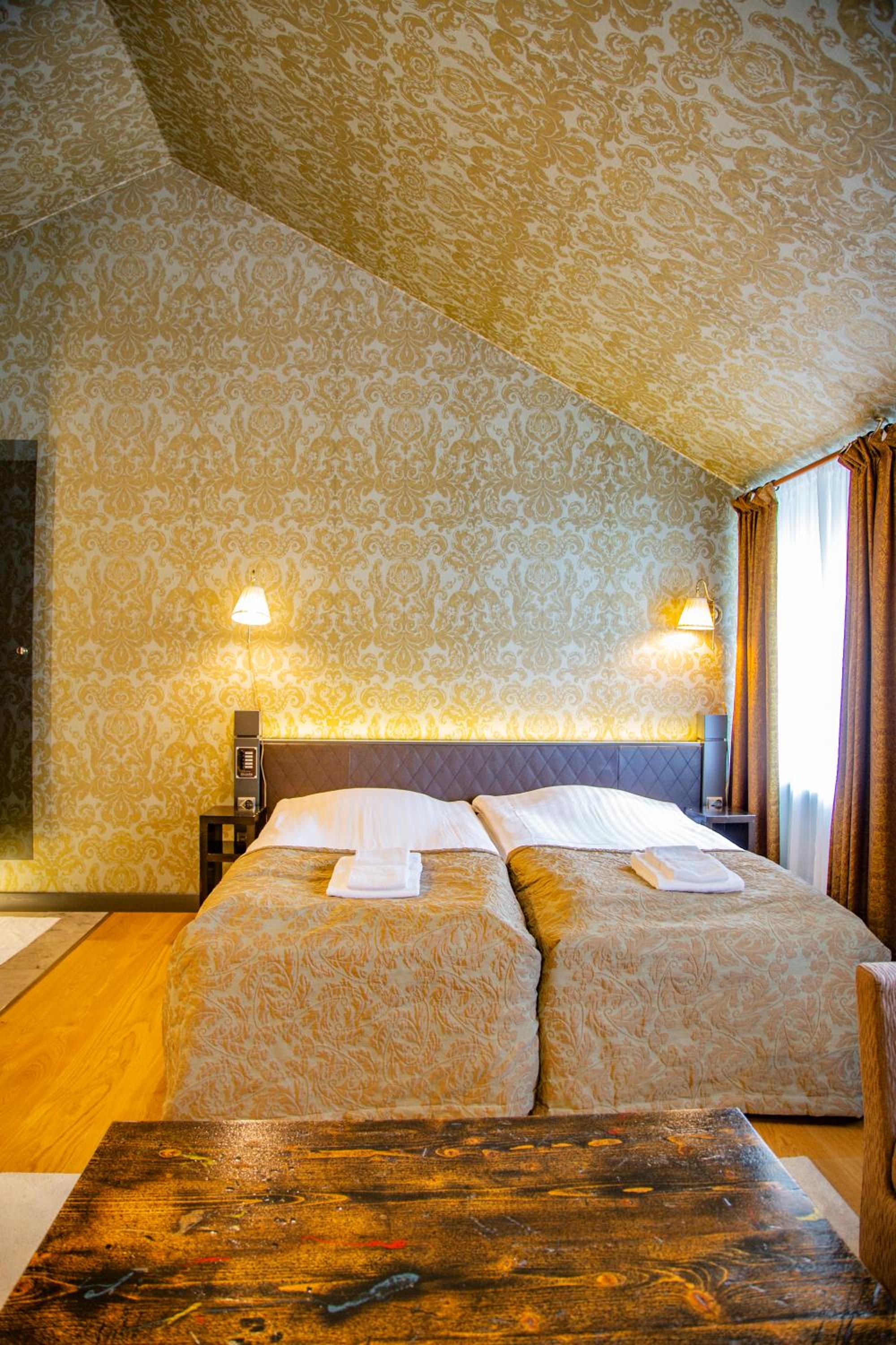 Twin Room - Photo 3