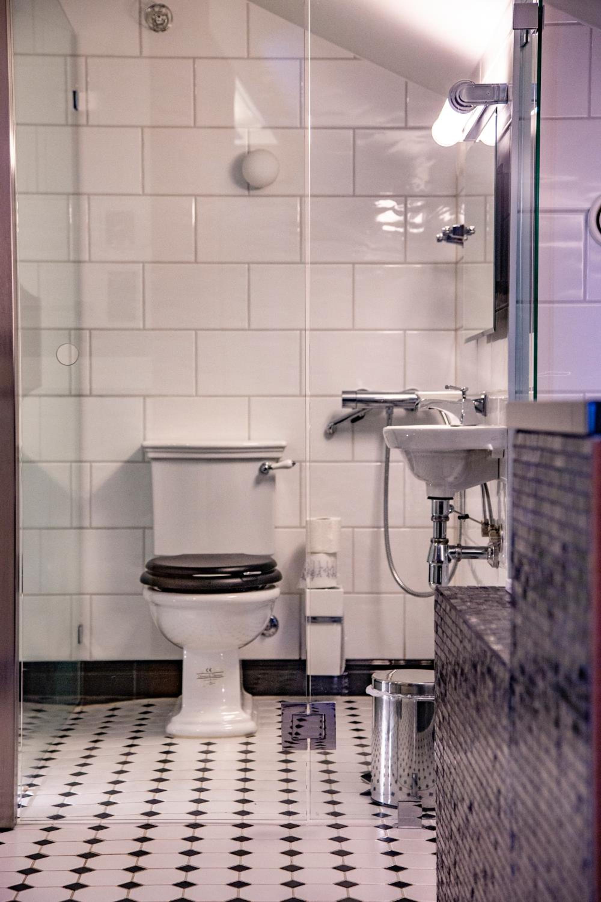 Deluxe Suite - Photo 2