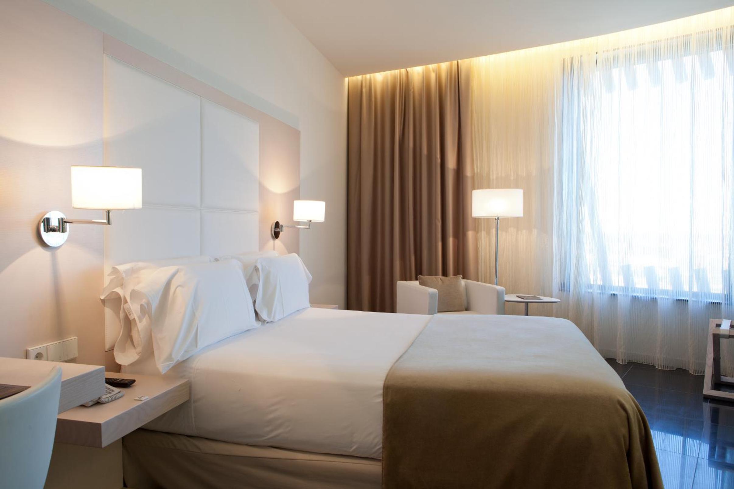 Standard Double or Twin Room - Photo 5
