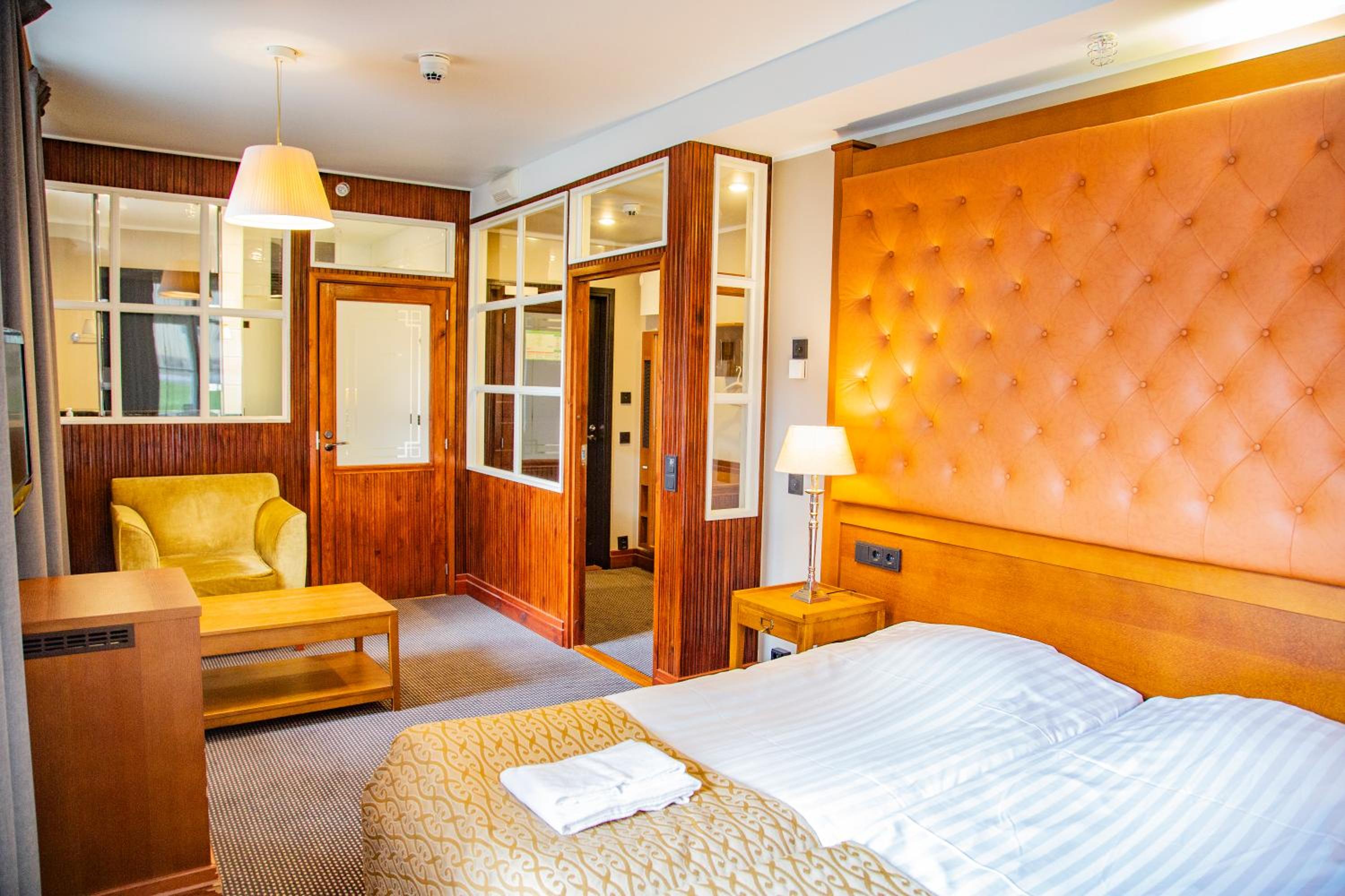 Deluxe Room - Photo 6