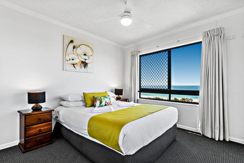 Three-Bedroom Apartment with Private Rooftop photo 2