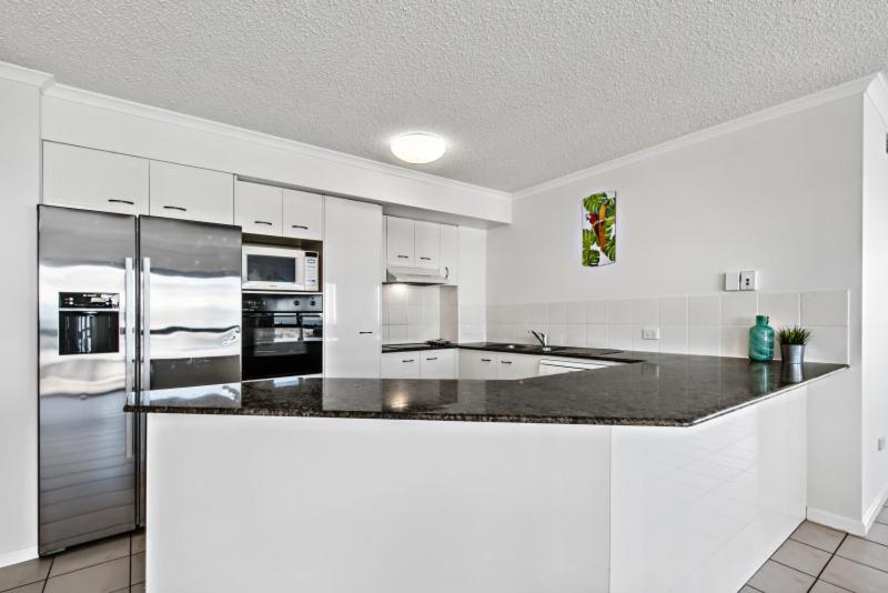 Three-Bedroom Apartment with Private Rooftop photo 3