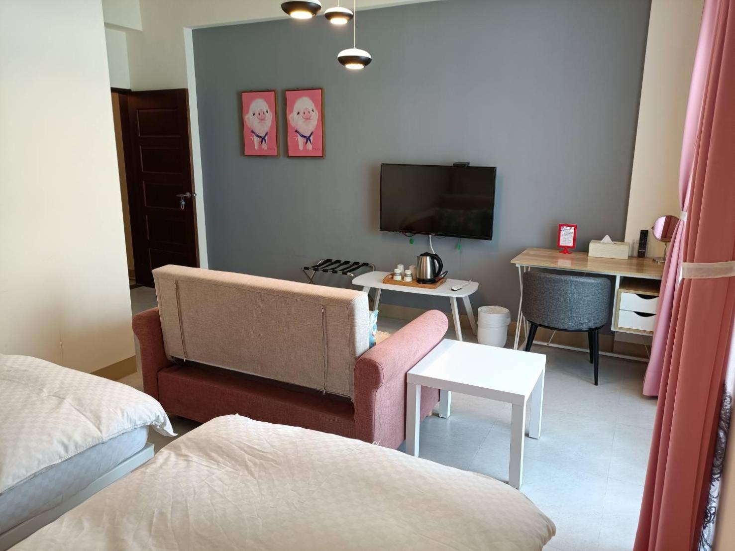 Standard Twin Room with Sofa photo 3