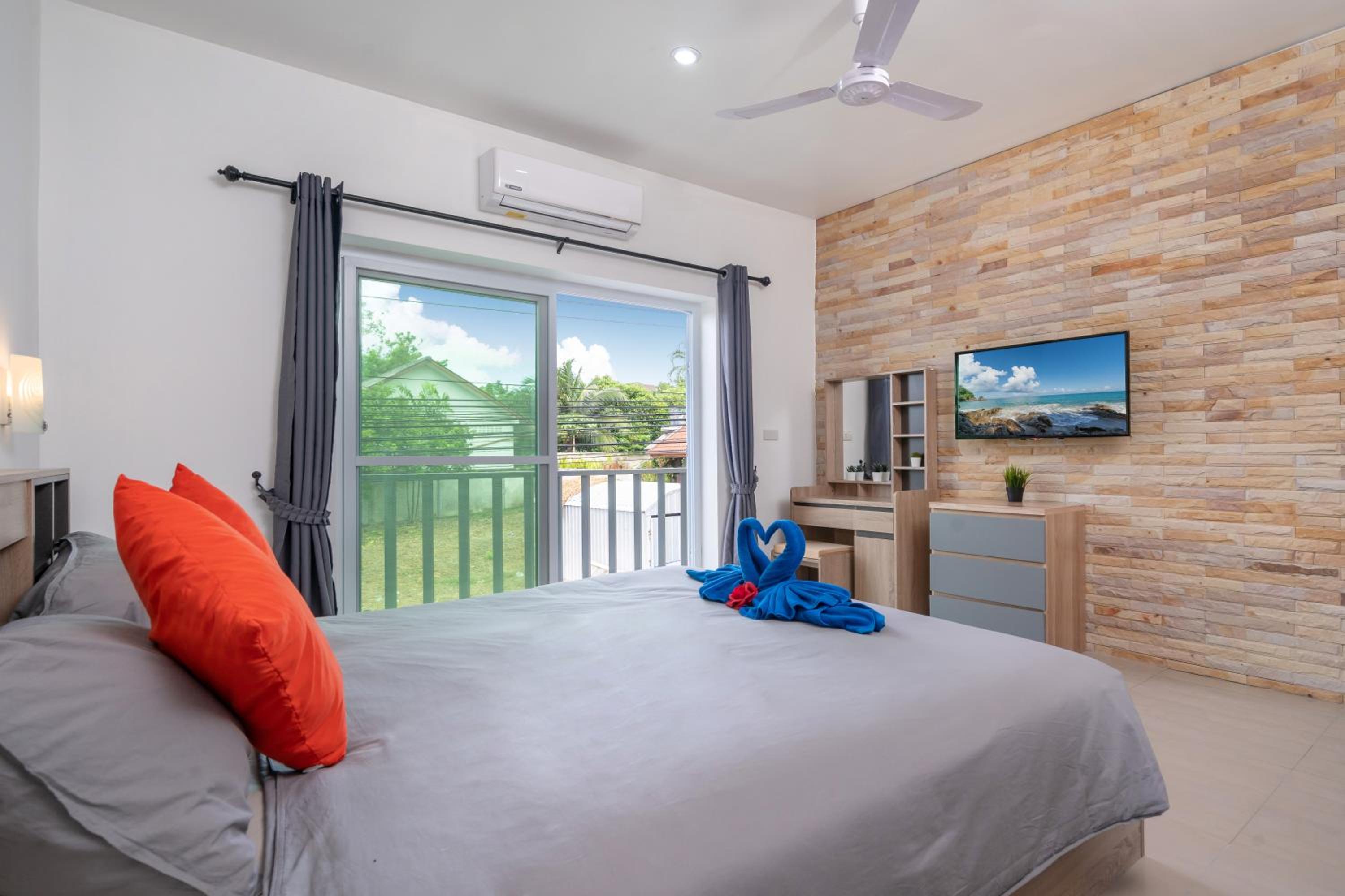 Three-Bedroom Villa photo 1