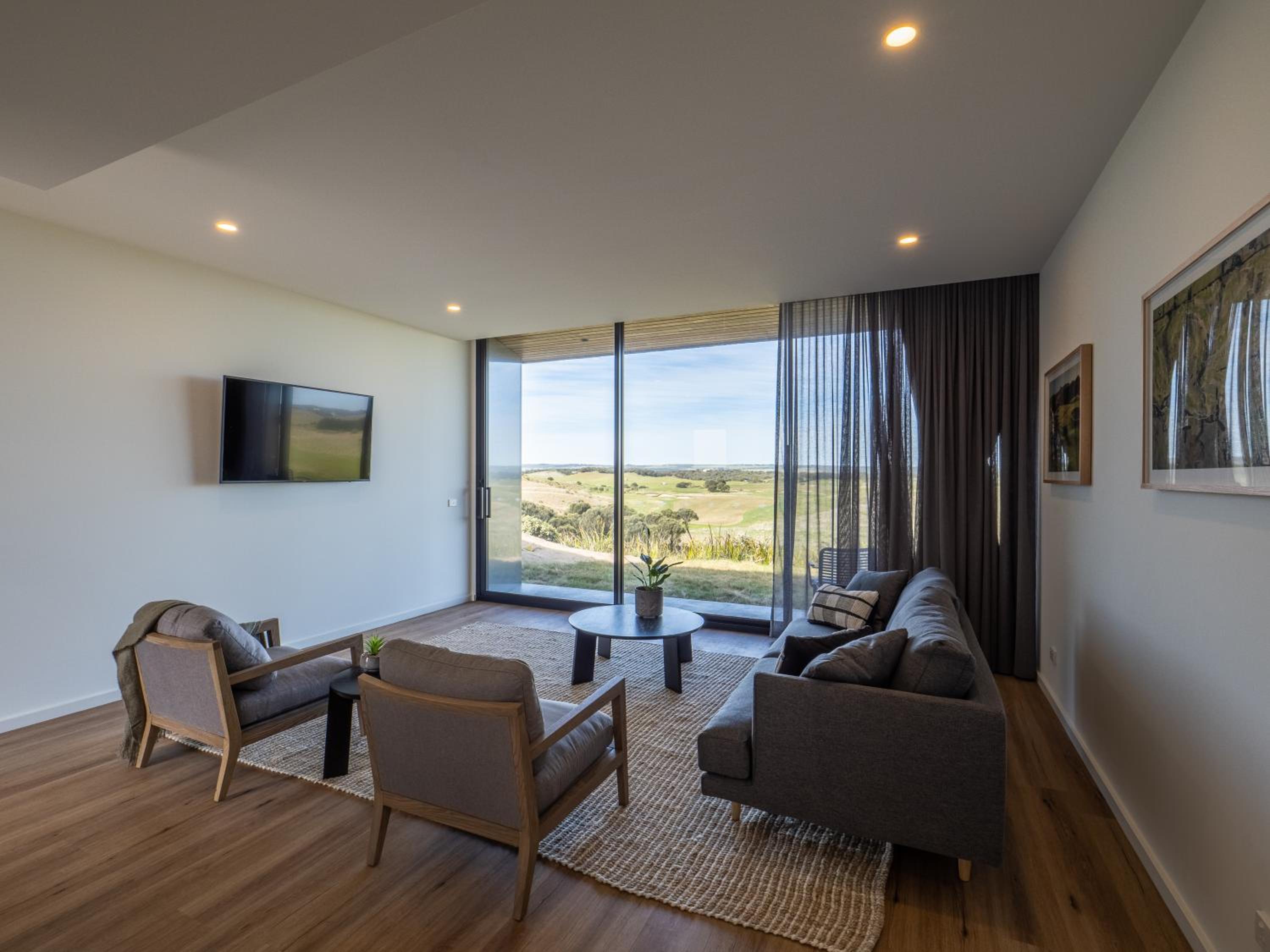 Two-Bedroom Suite - Photo 5
