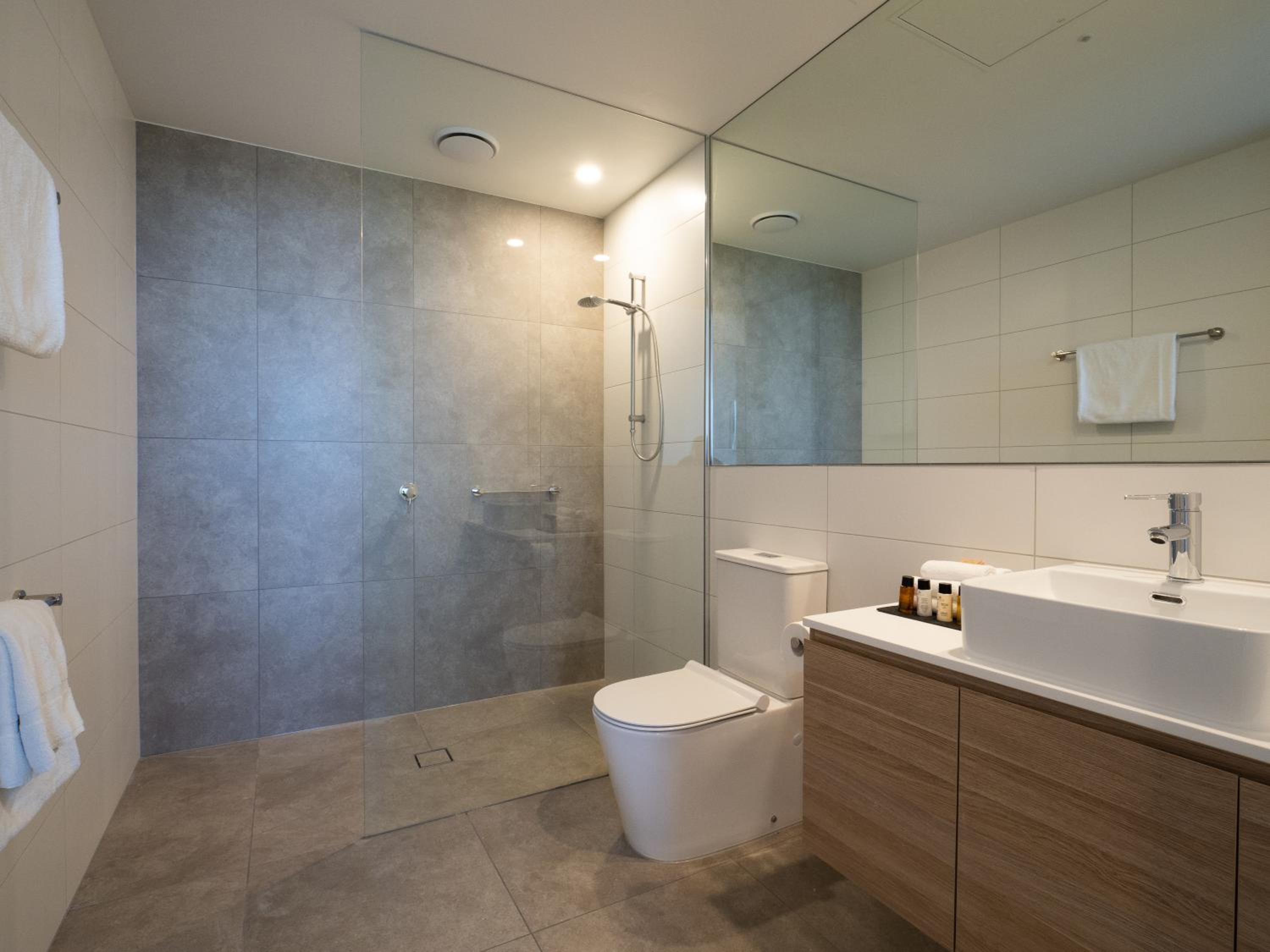 Two-Bedroom Suite - Photo 36