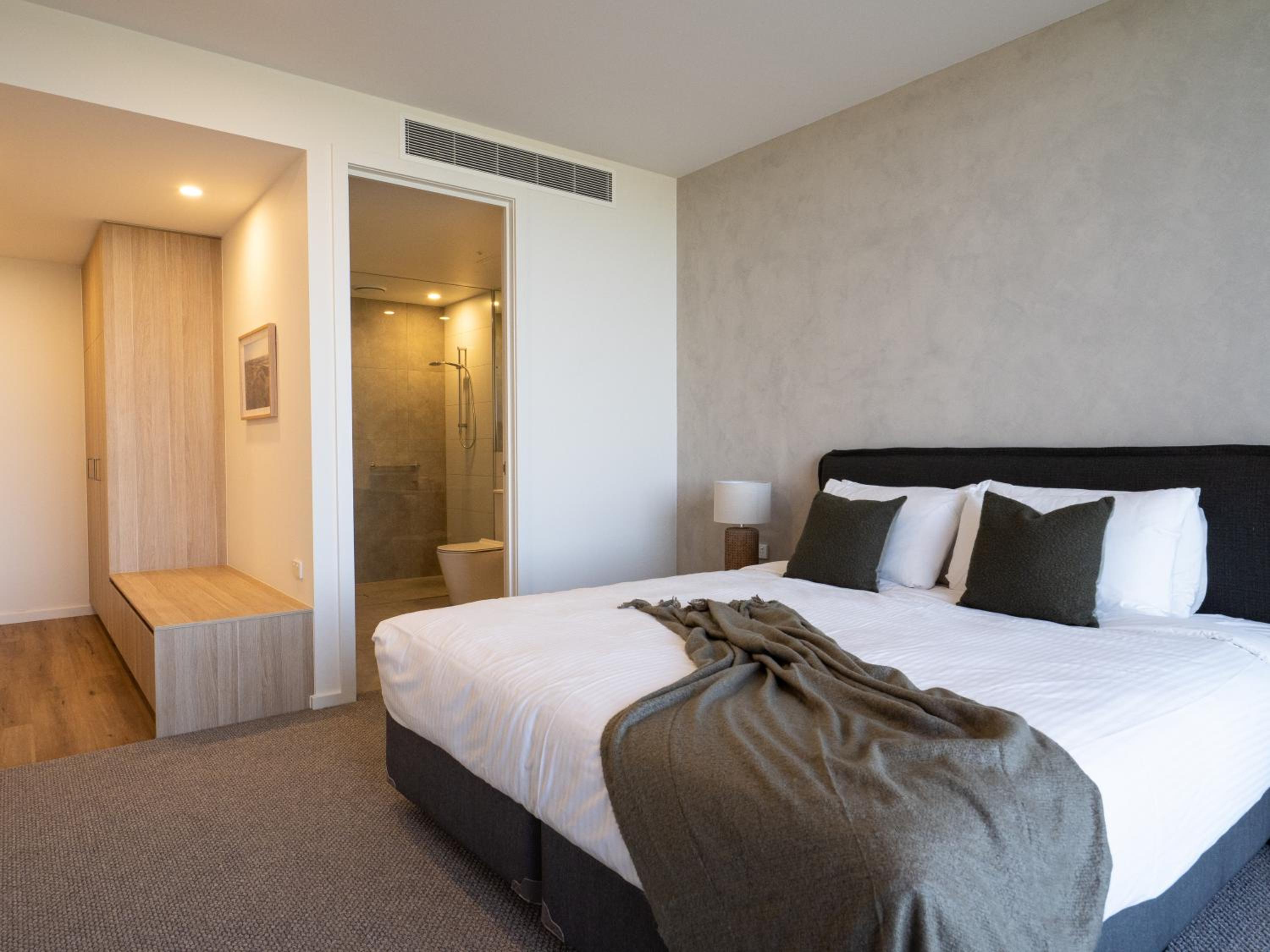 Two-Bedroom Suite - Photo 24