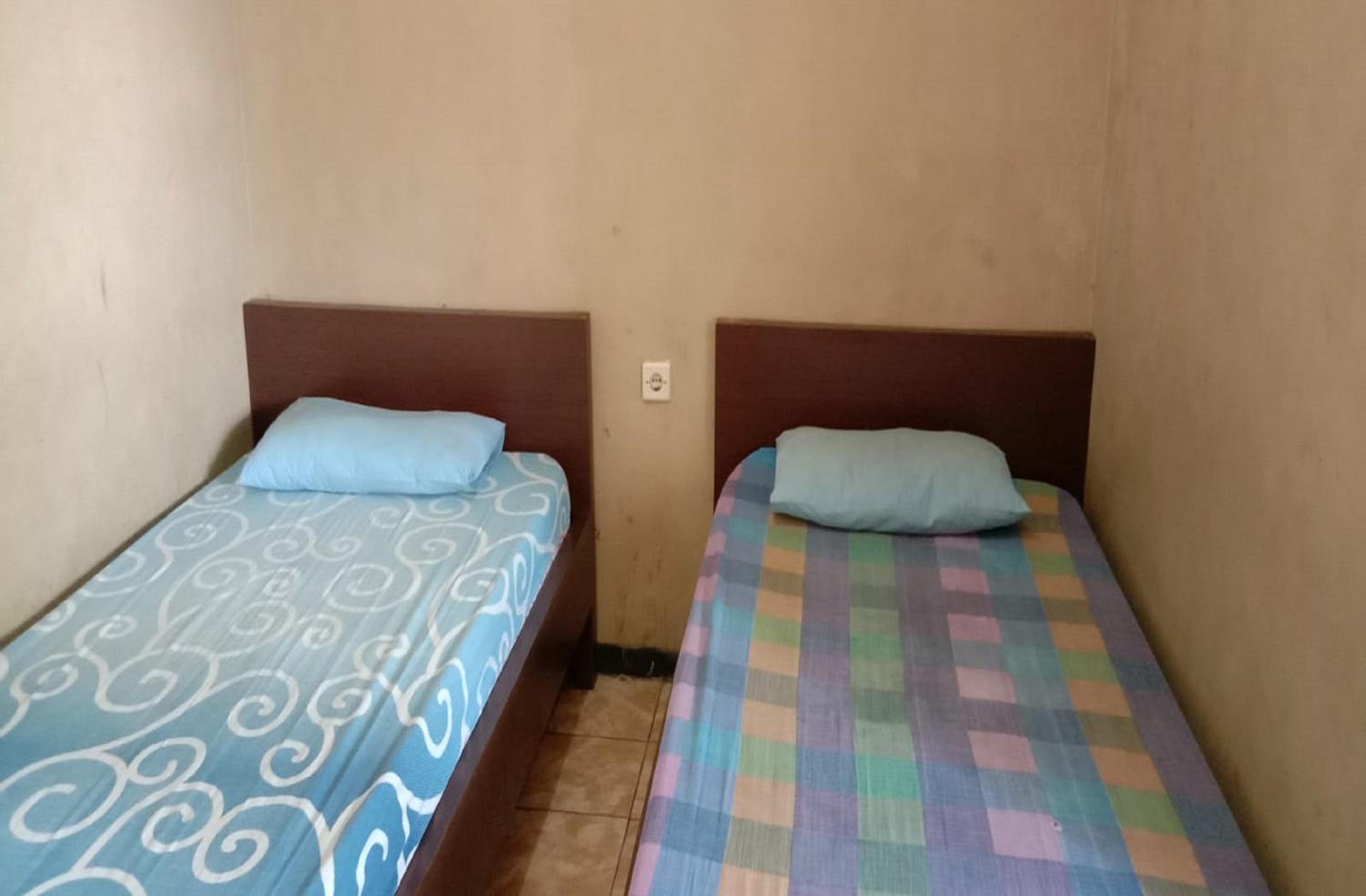 Budget Twin Room photo 2