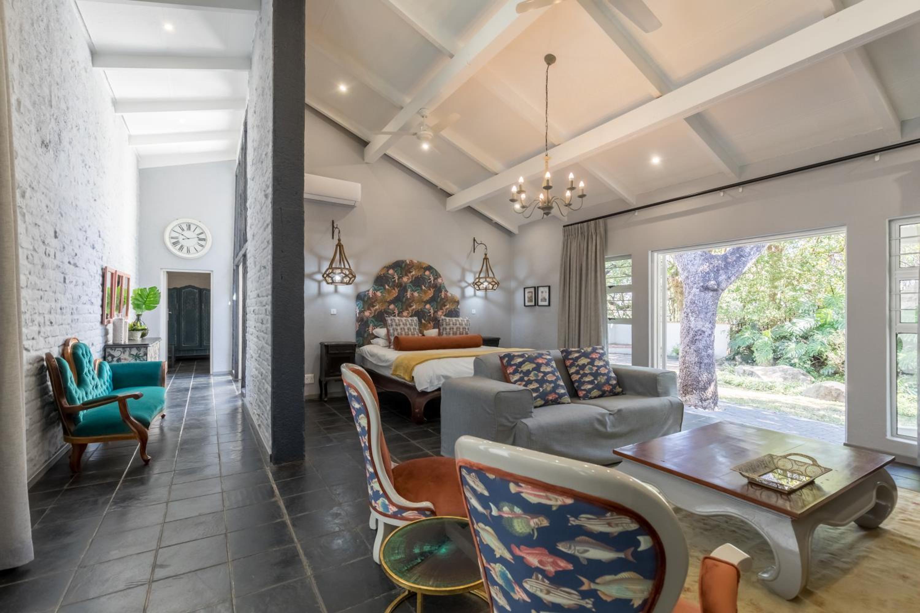 Family Room - Photo 10
