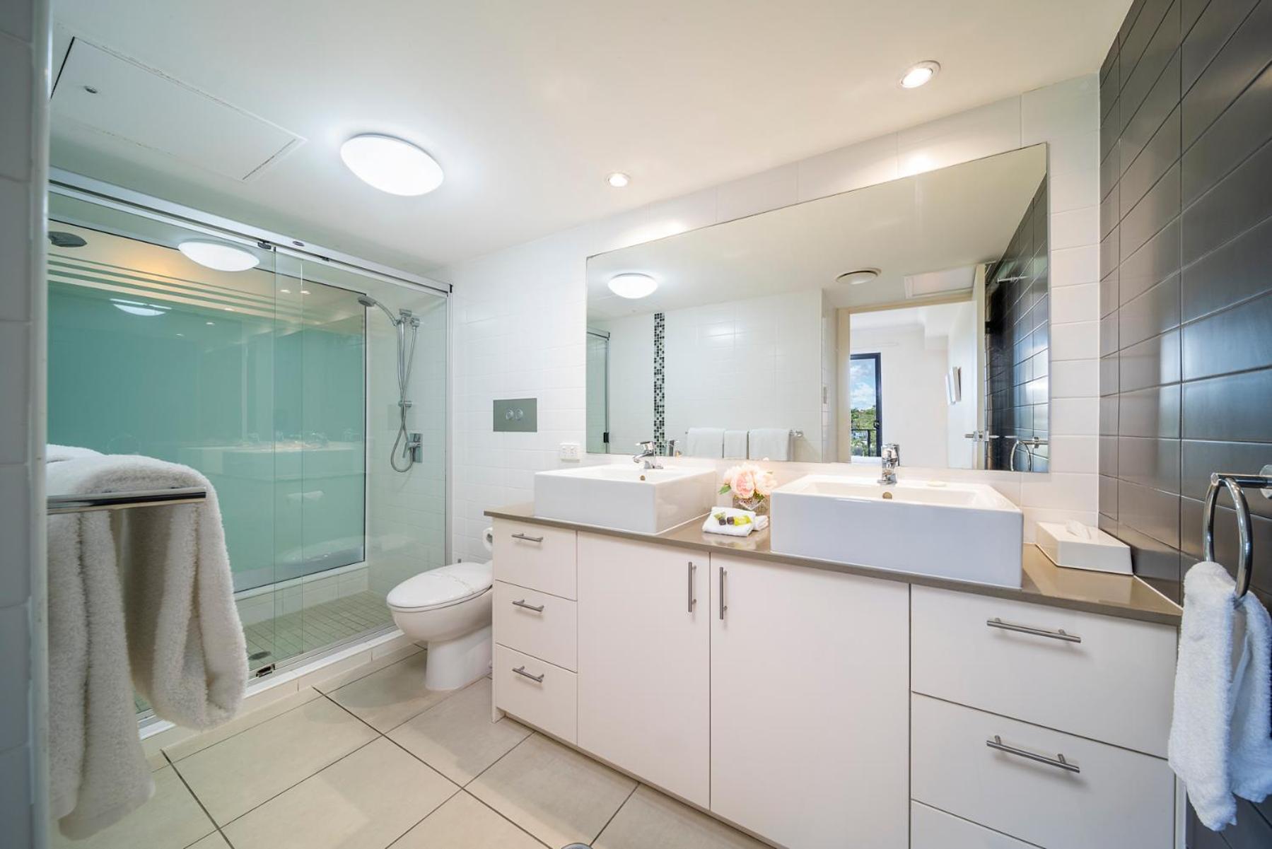 Two-Bedroom Apartment With Hot Tub photo 2