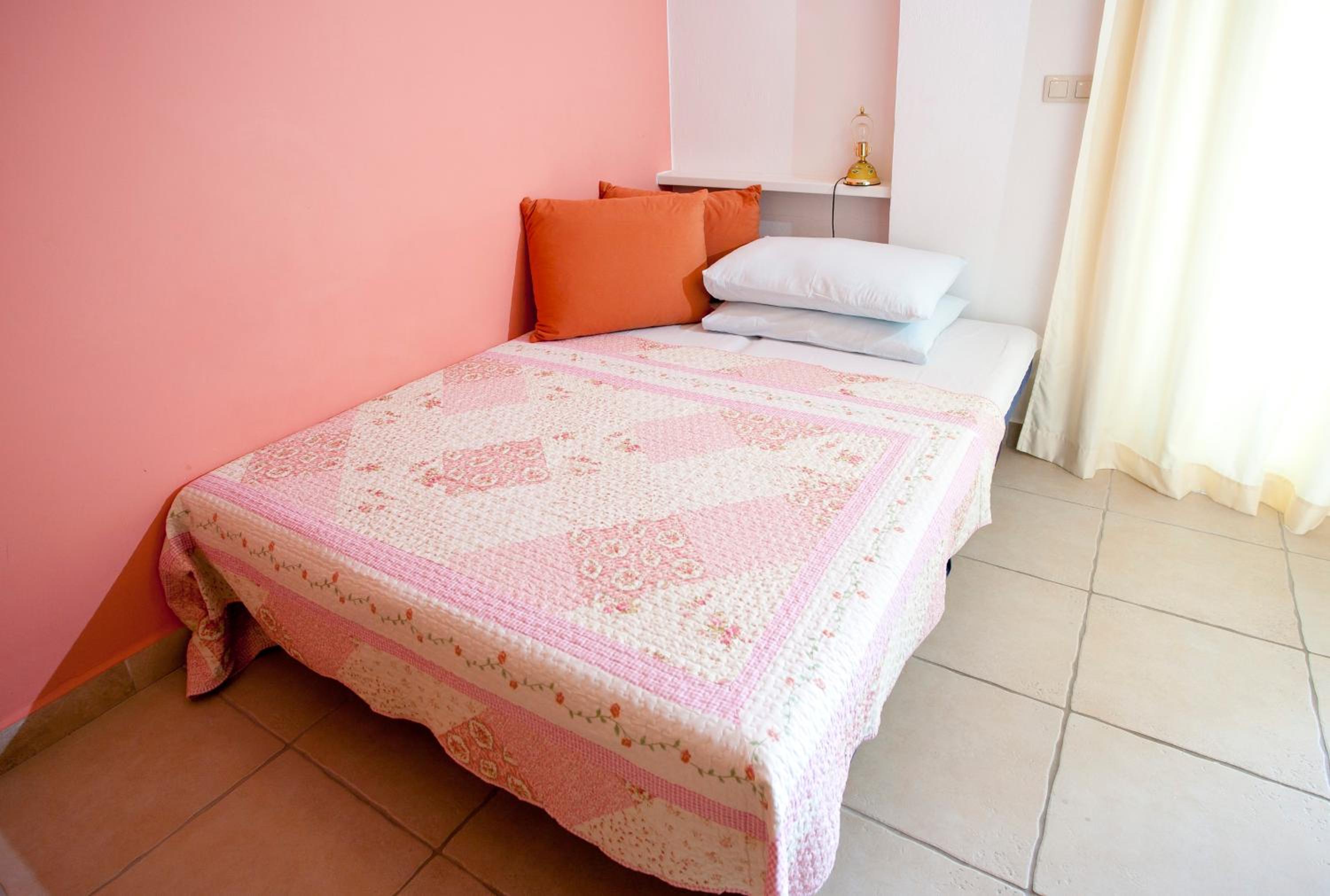 One-Bedroom Apartment With Balcony And Sea View
