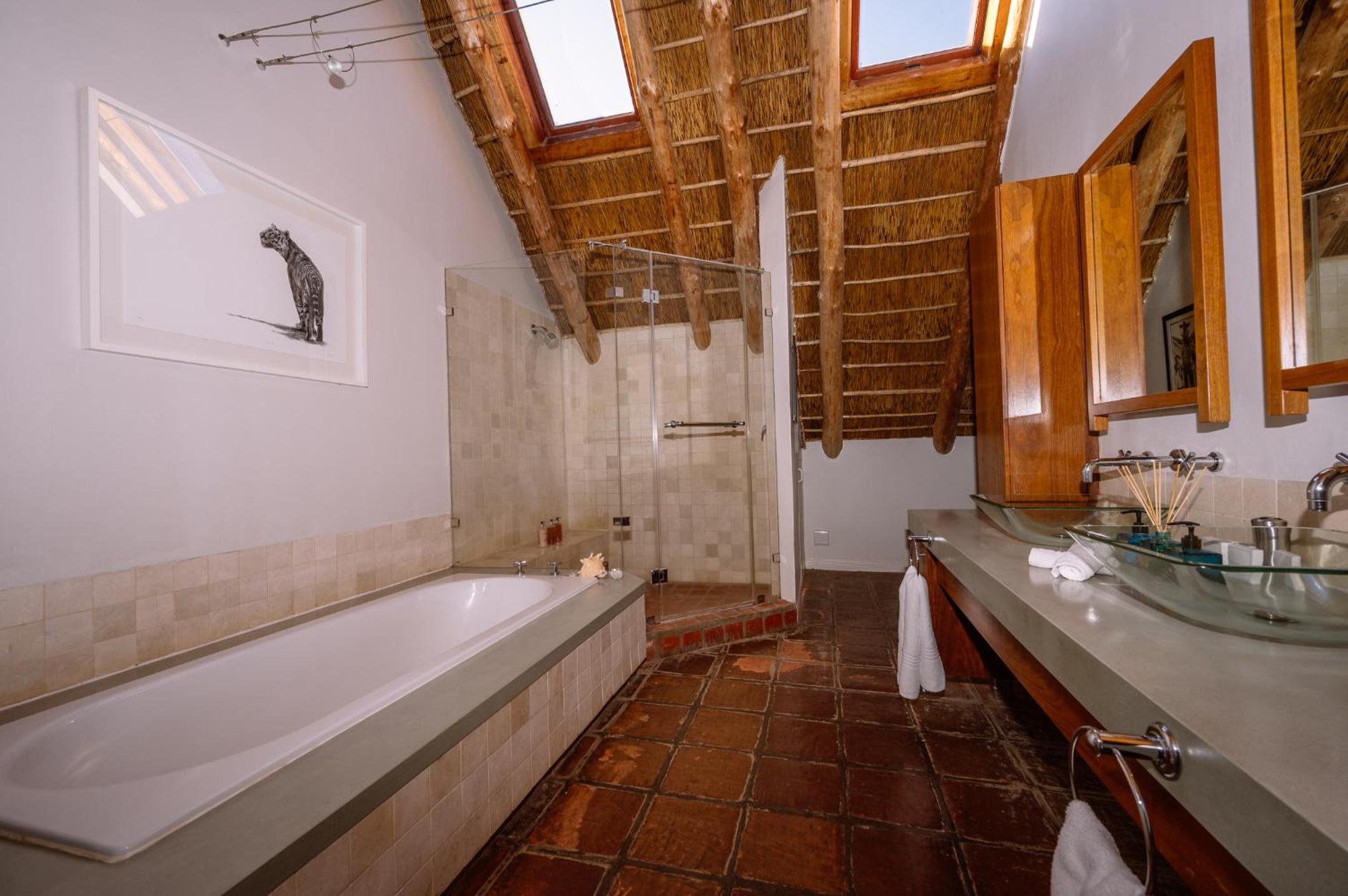 King Suite - Photo 14