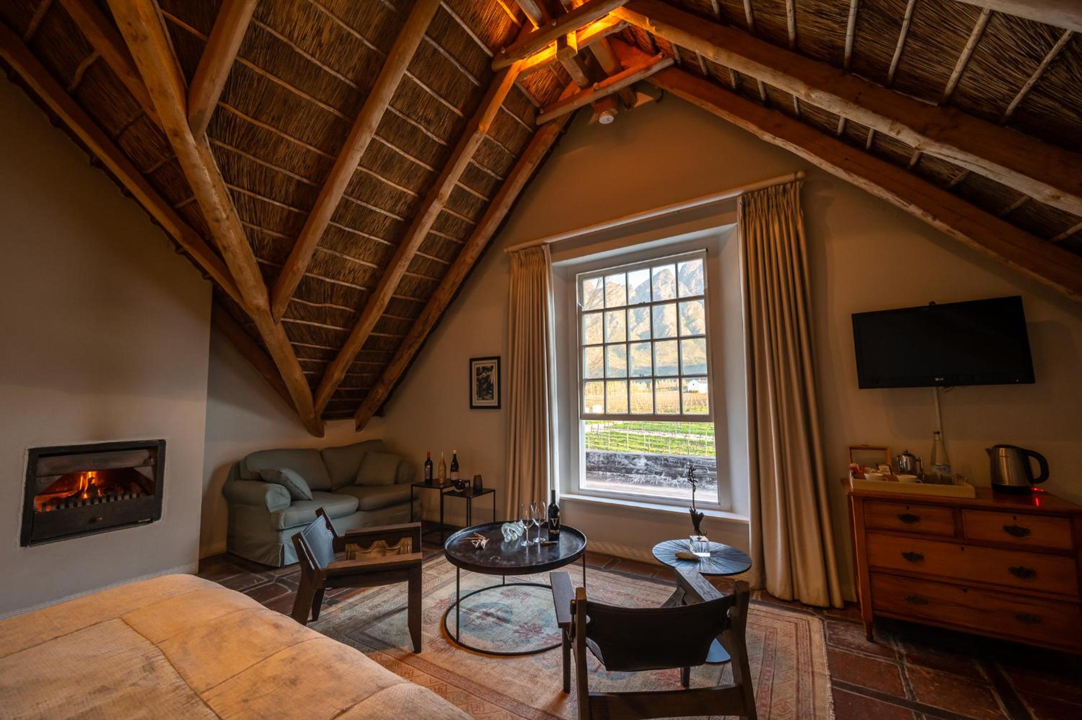 King Suite - Photo 13