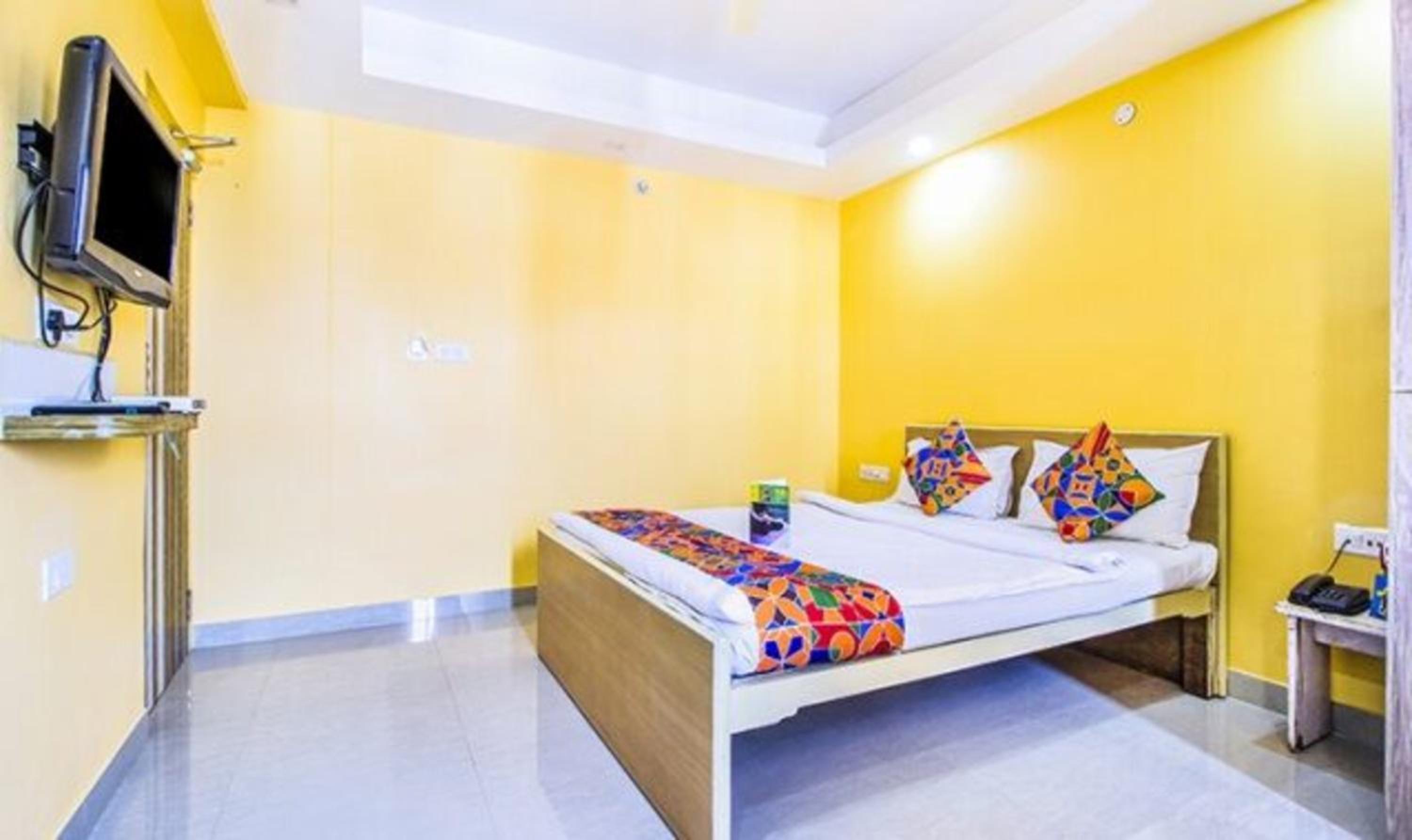 Deluxe Room - Photo 1