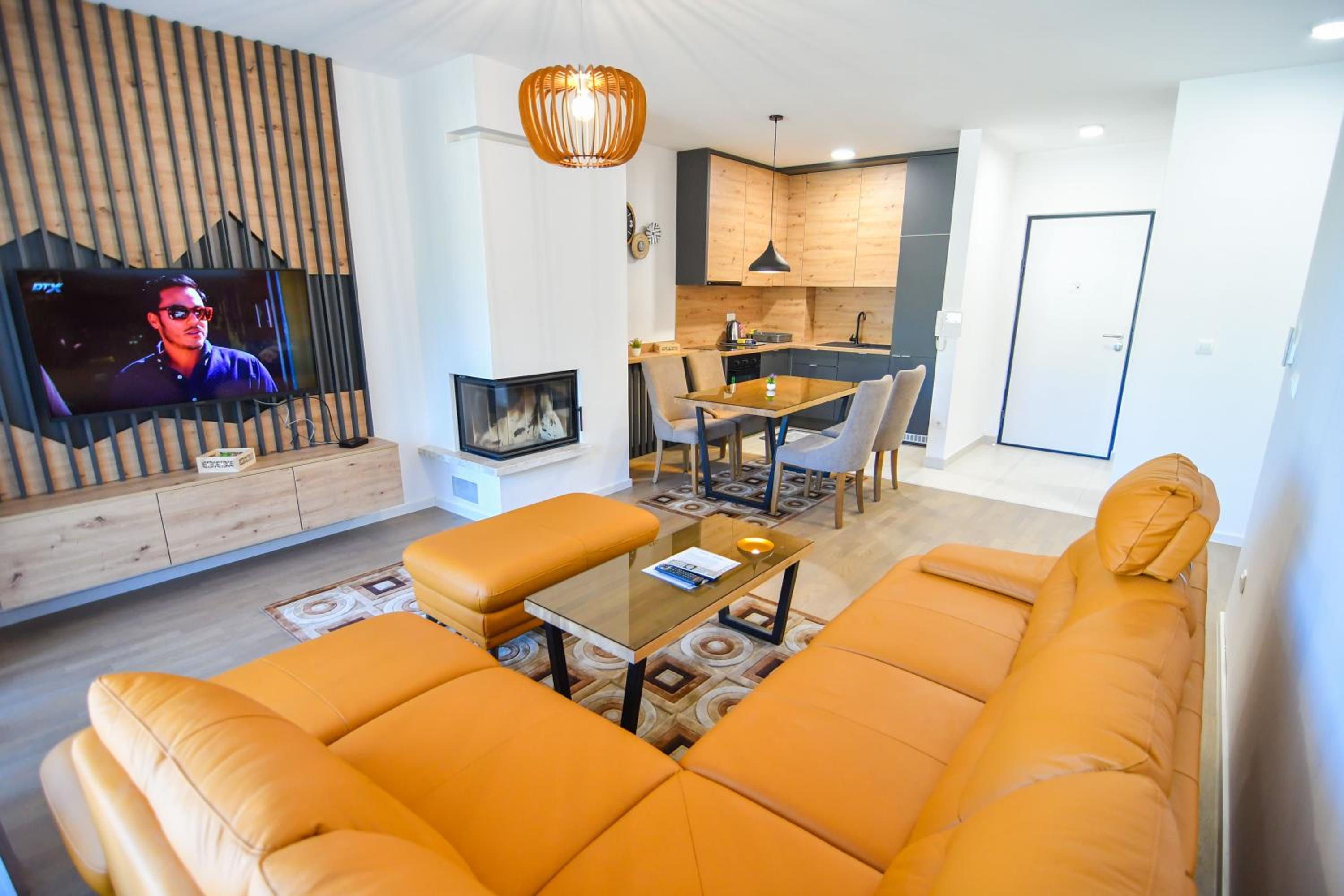 One-Bedroom Apartment photo 1