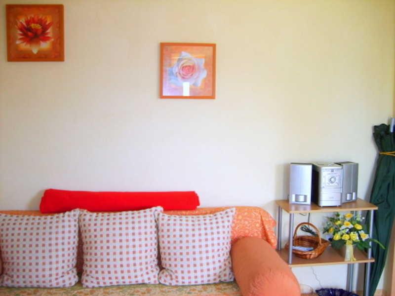 One-Bedroom House photo 3
