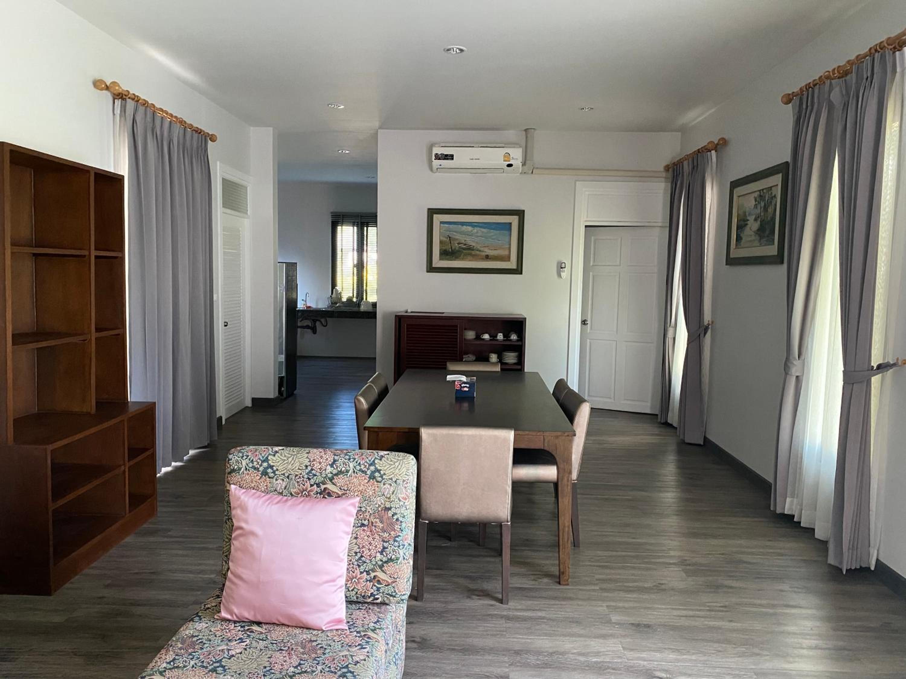 Two-Bedroom House - Photo 25