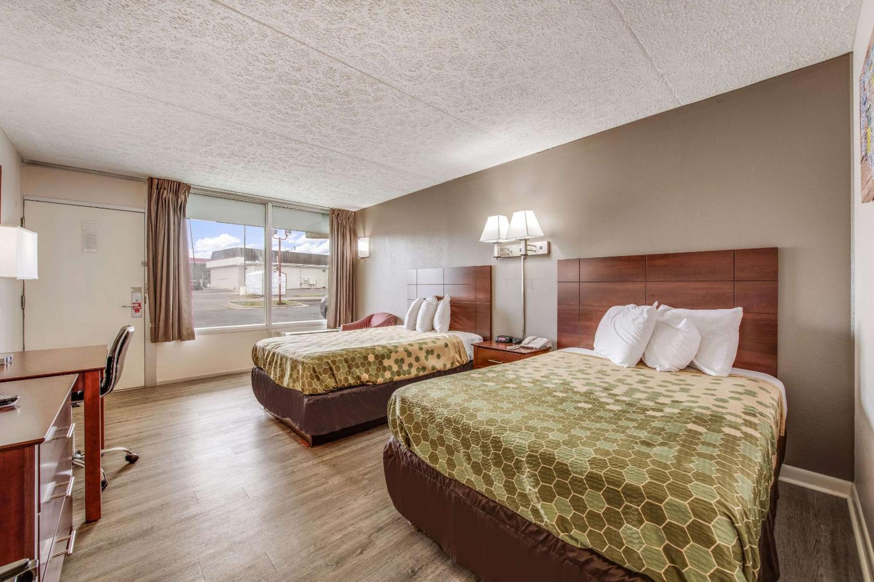 Double Room with Two Double Beds - Non-Smoking - Photo 3