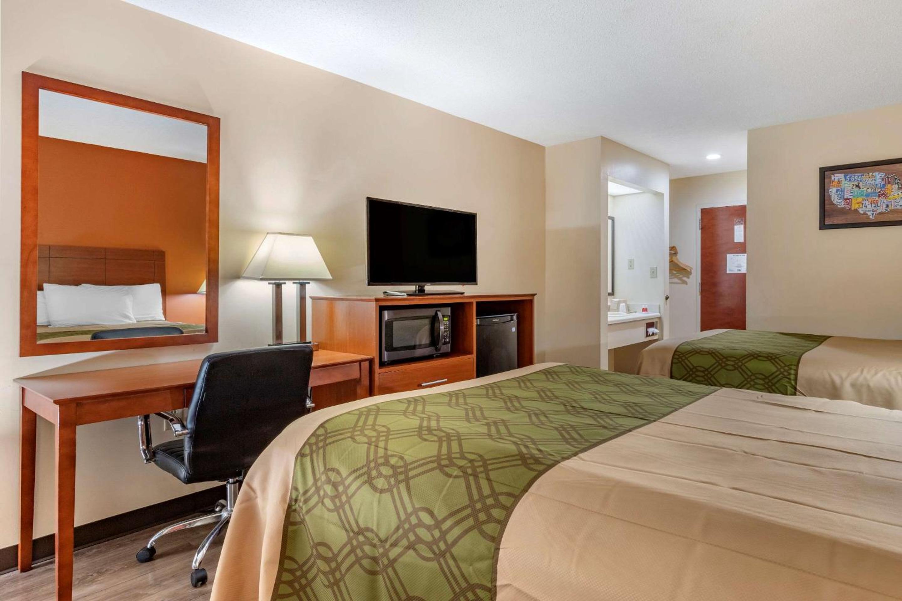 Double Room with Two Double Beds - Non-Smoking - Photo 3