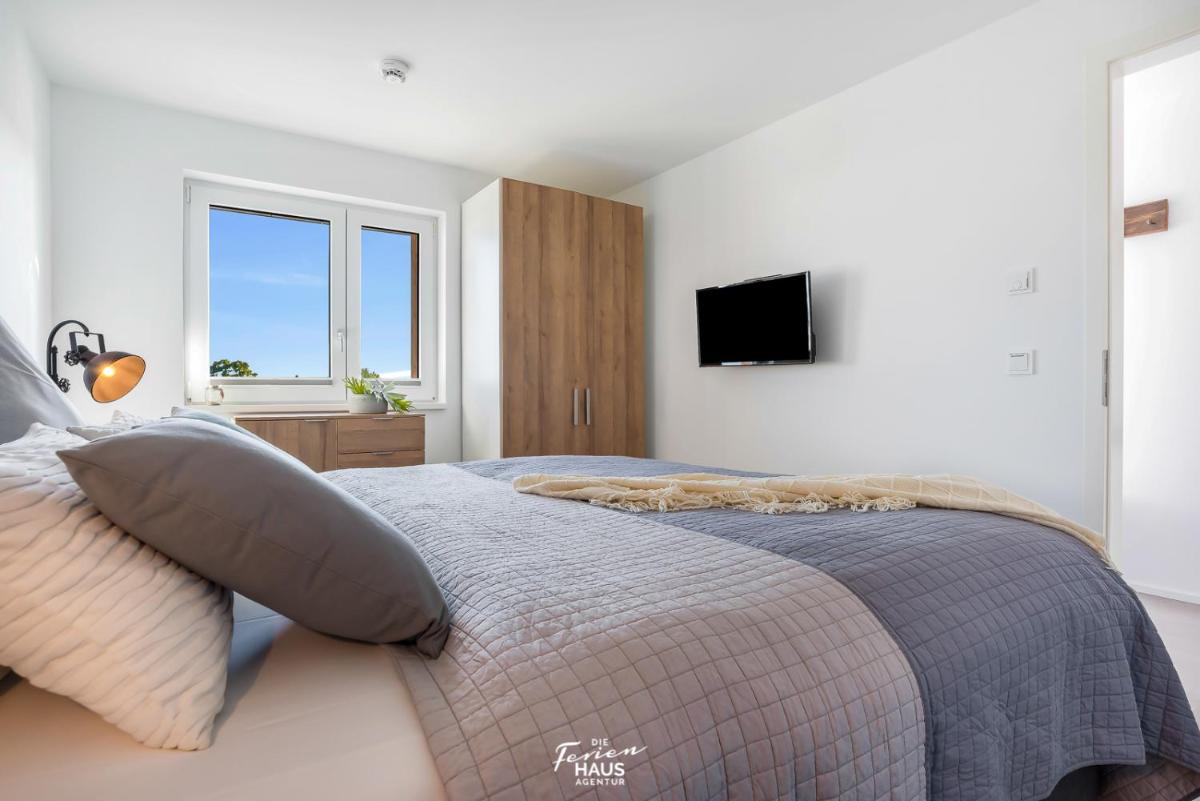 Apartment with Sea View photo 2