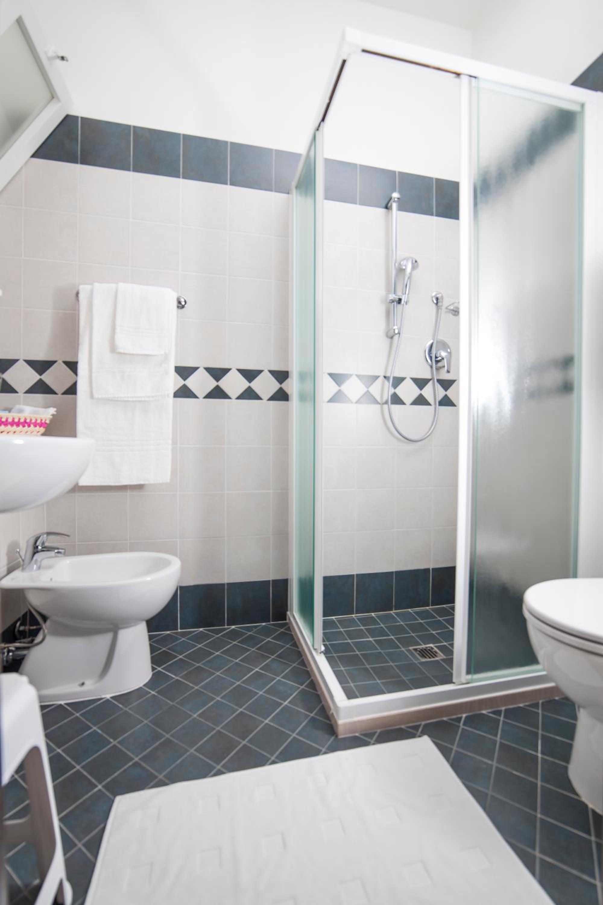 Double Room - Photo 2