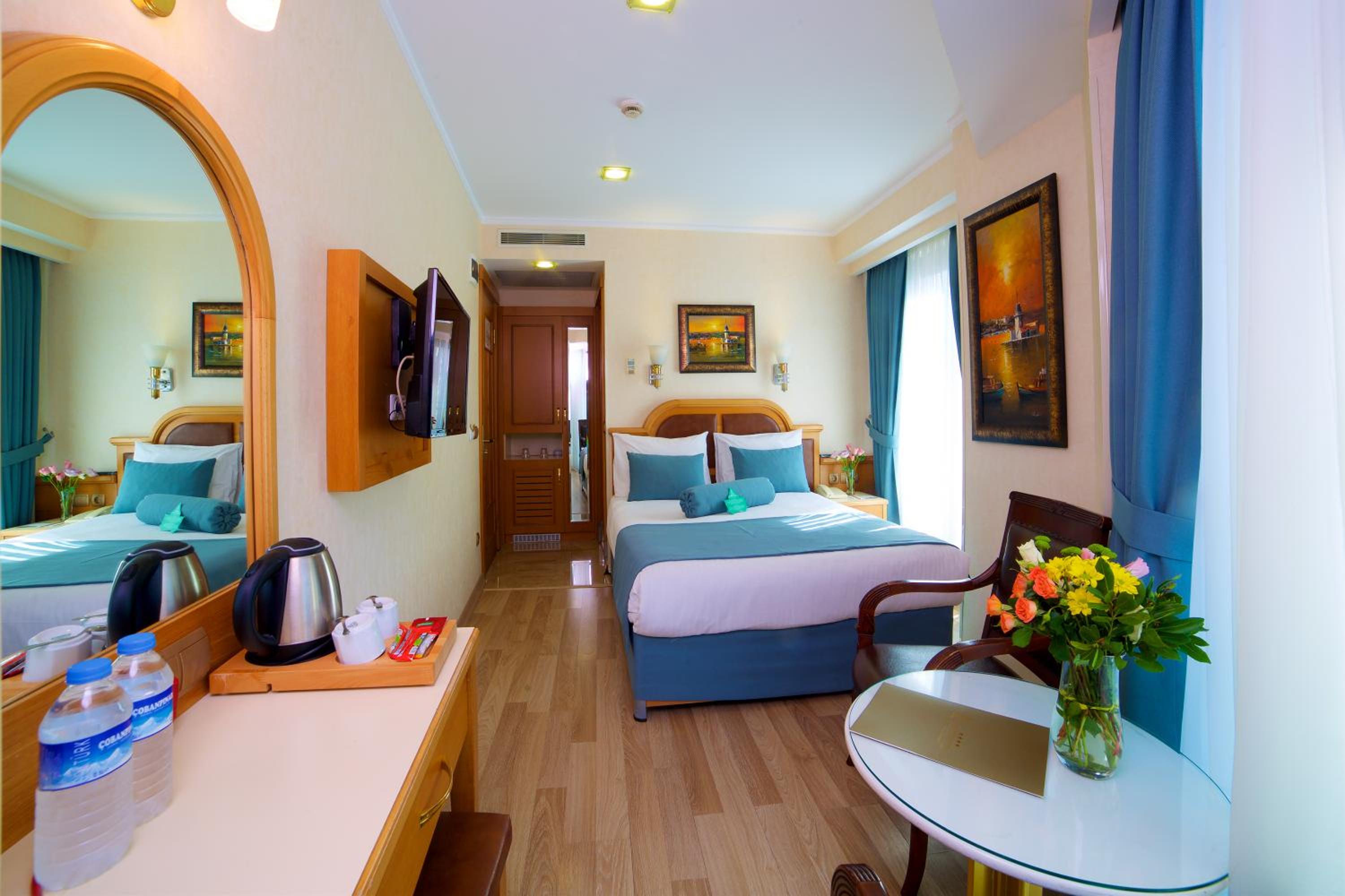 Double or Twin Room photo 3
