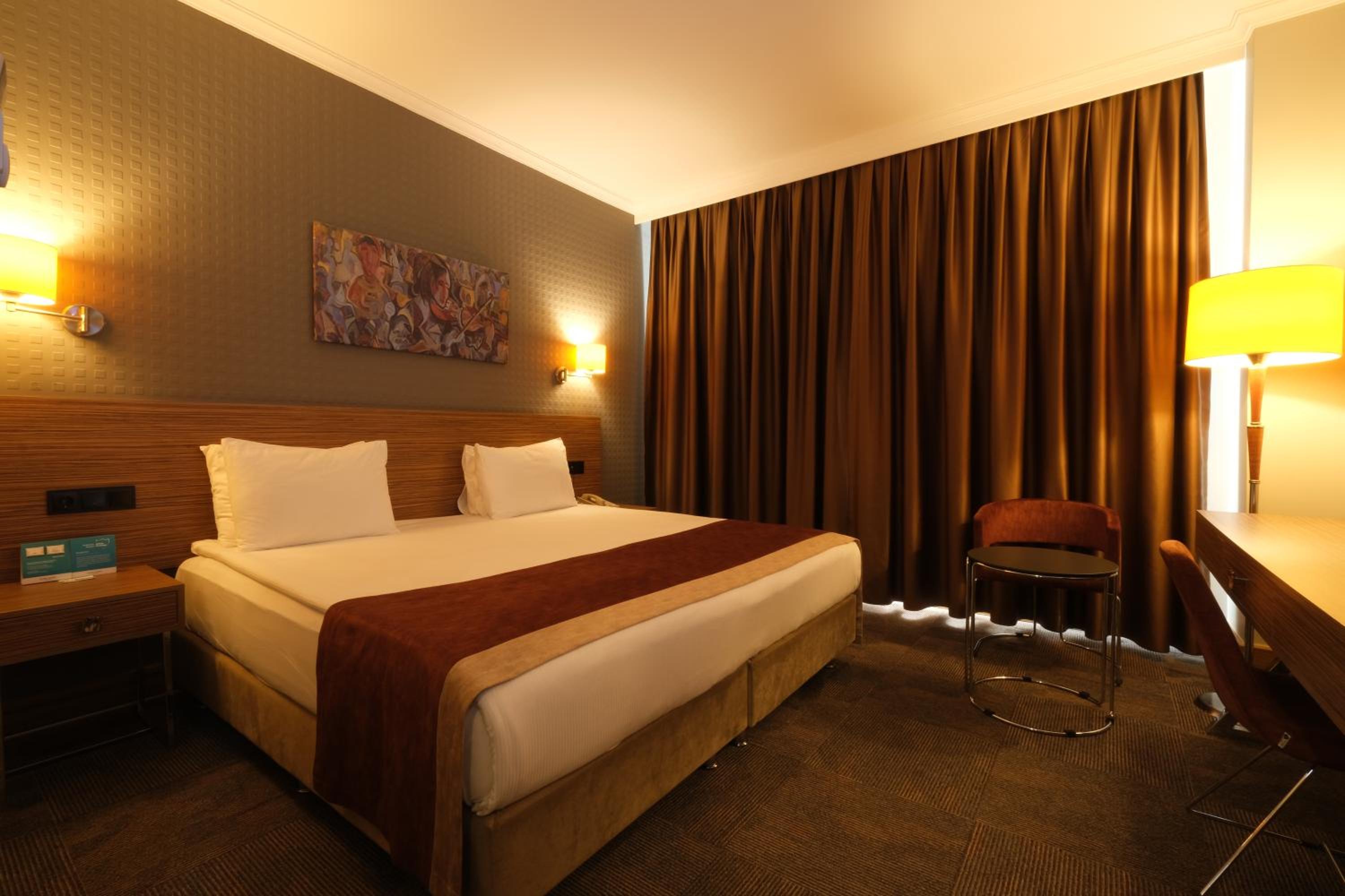 Standard King Room