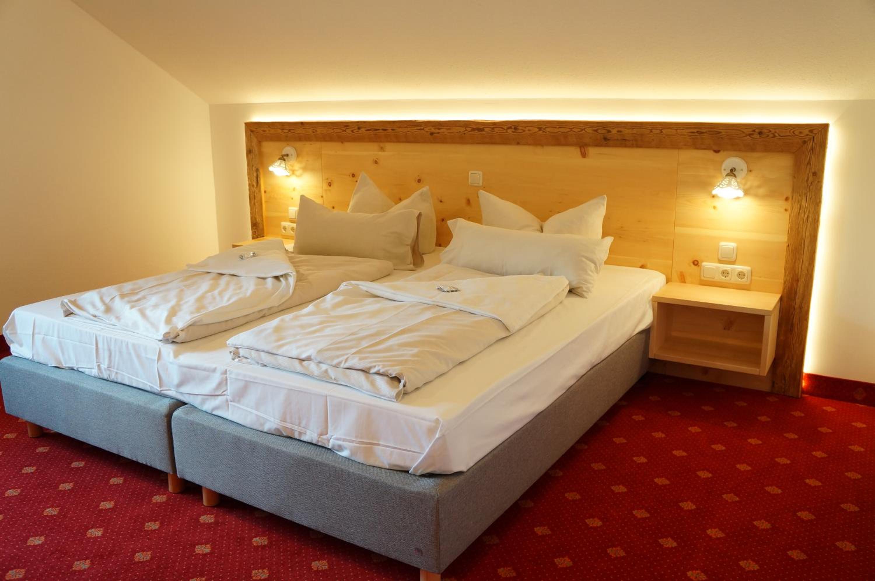 Suite - Photo 1