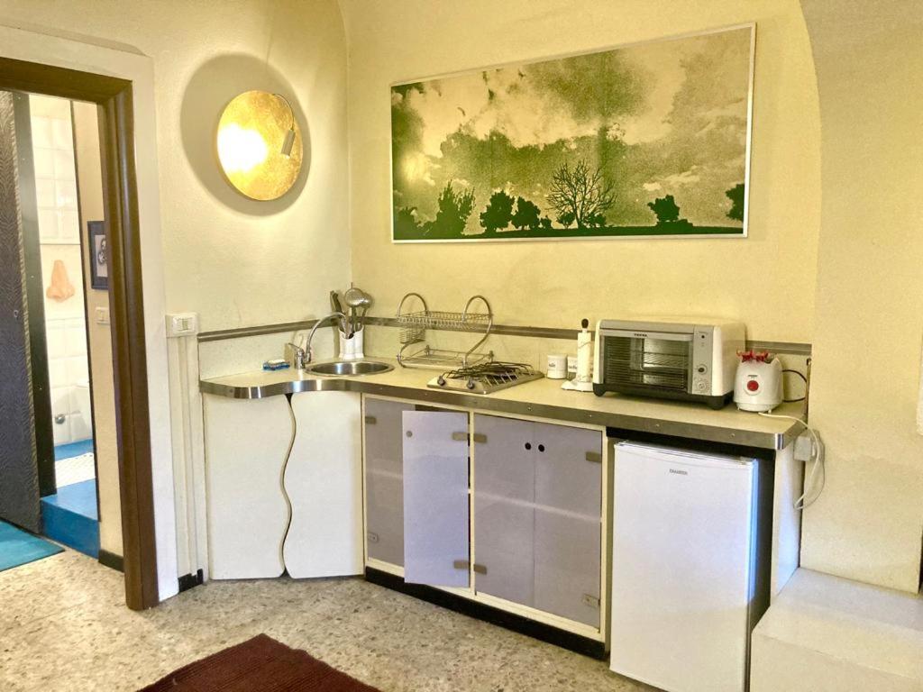 One-Bedroom Apartment - Photo 9