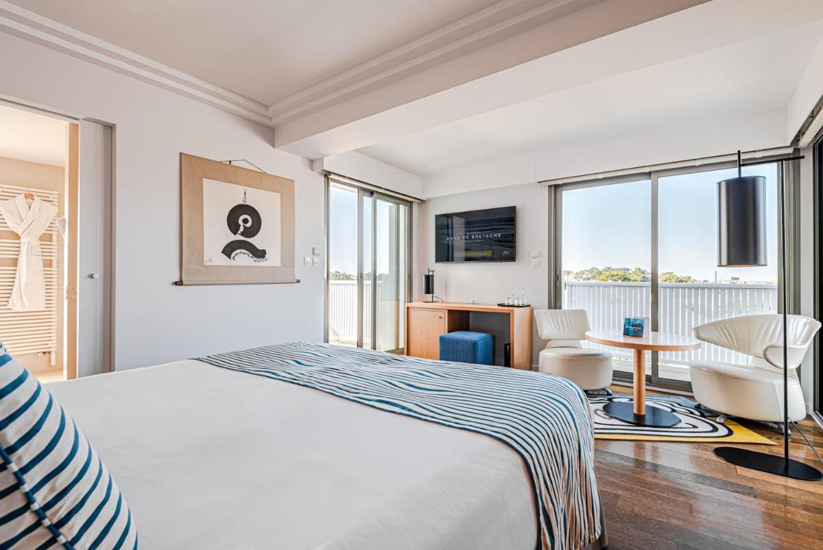 Deluxe Double Room photo 2