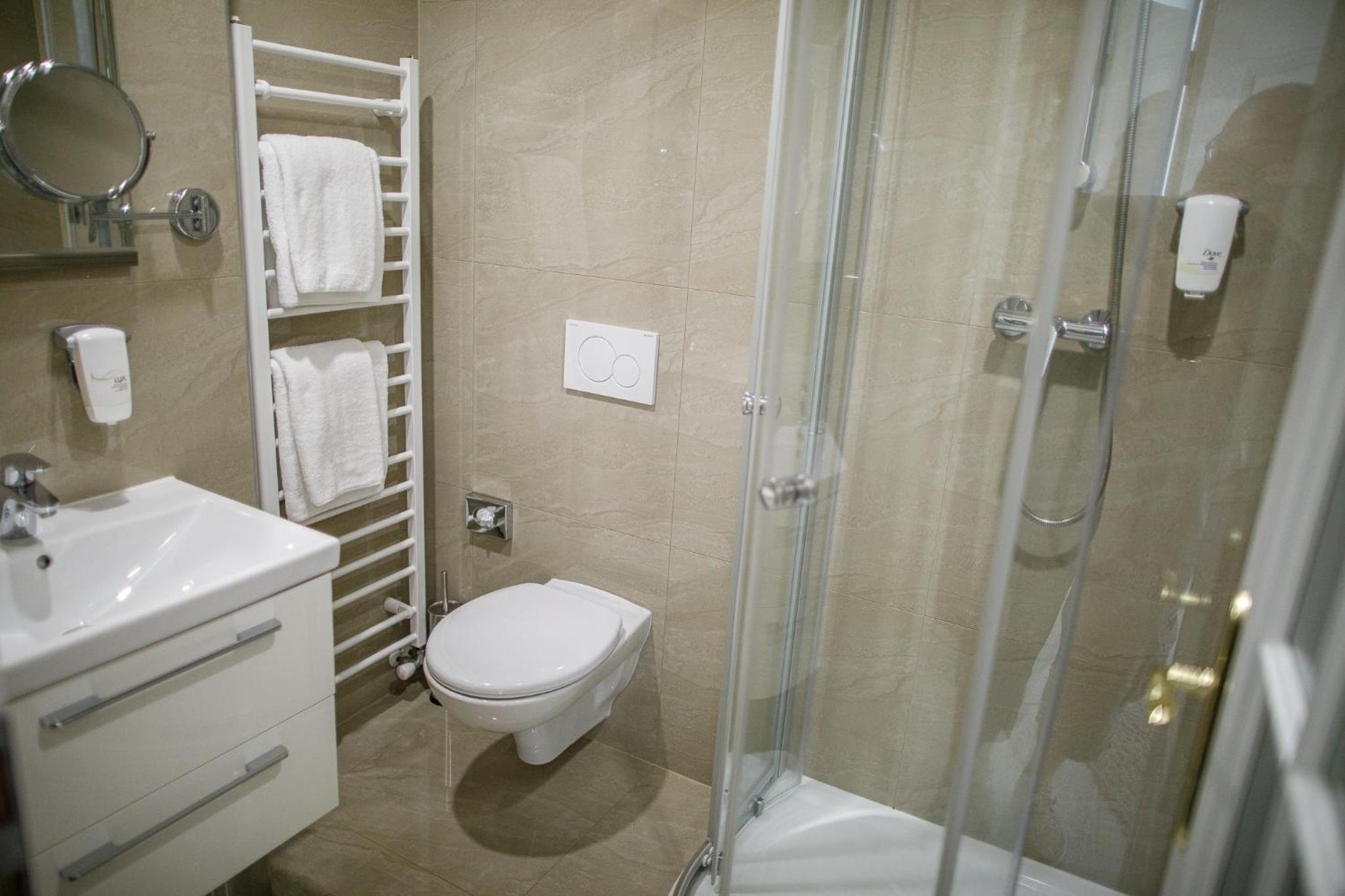 Double Room - Photo 16