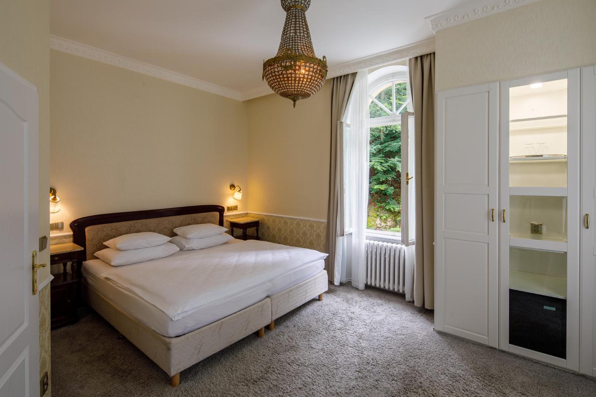 Double Room - Photo 15
