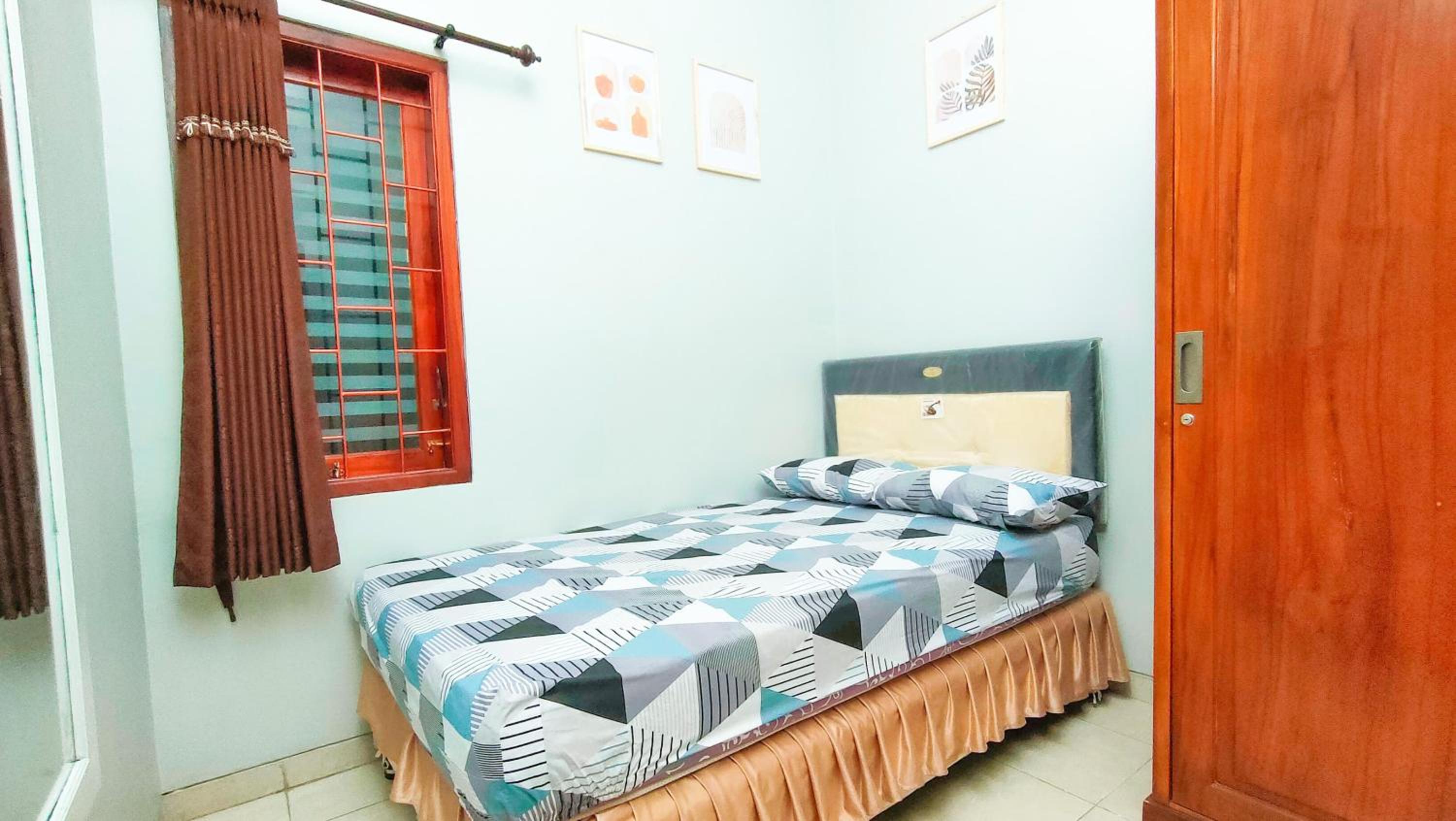 Villa - Photo 2