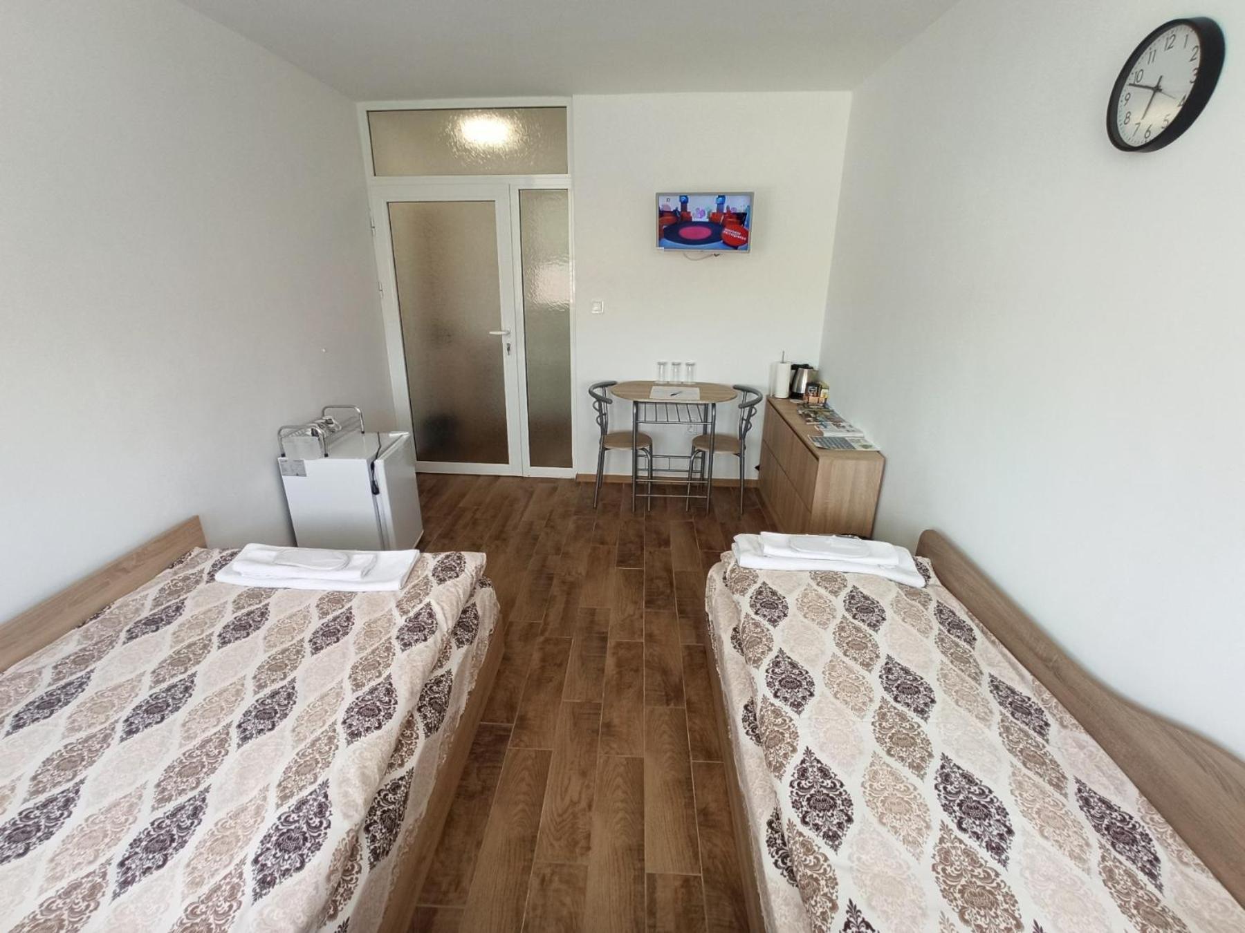 One-Bedroom Apartment - Photo 5