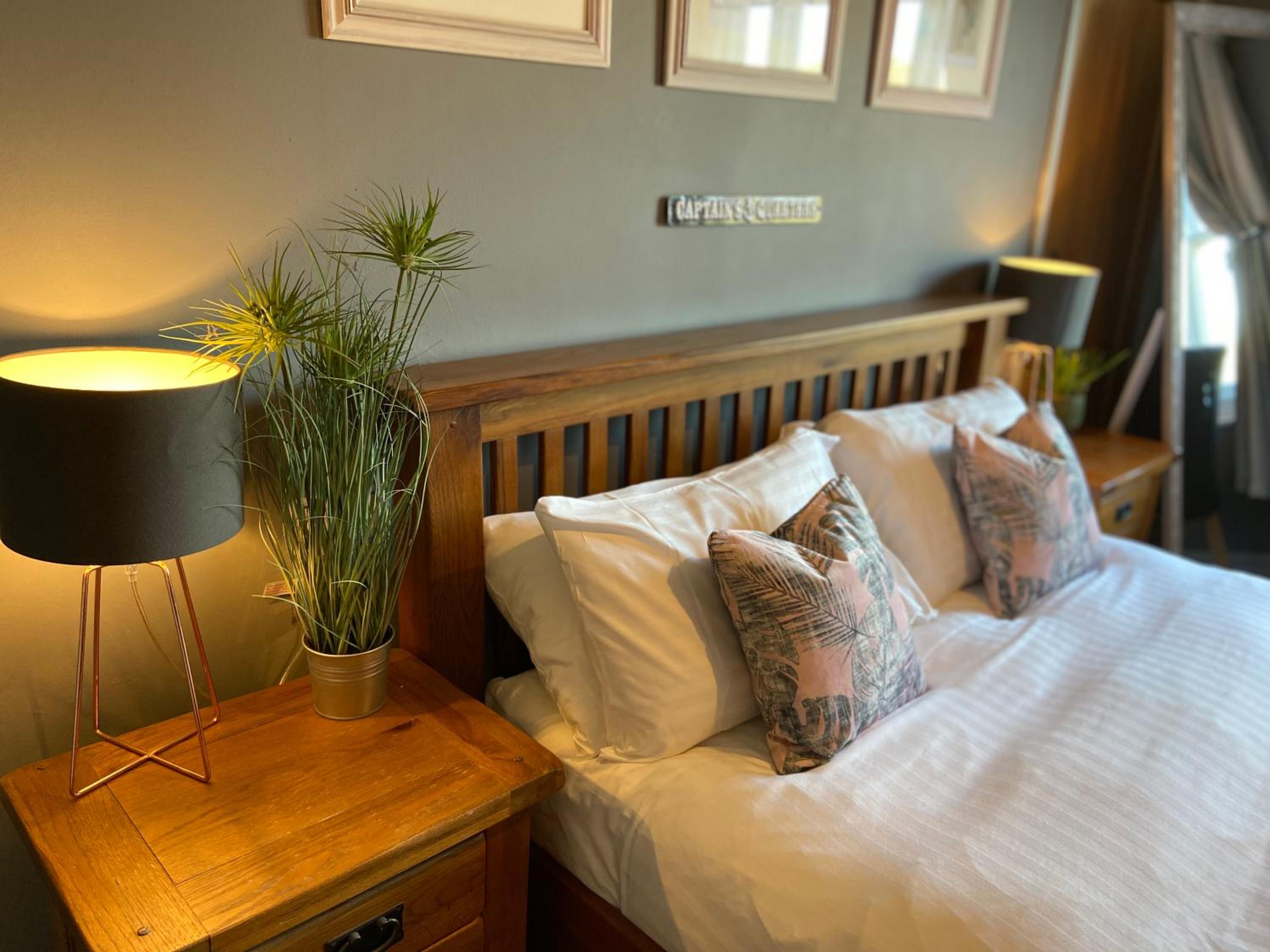 Standard King Room photo 1