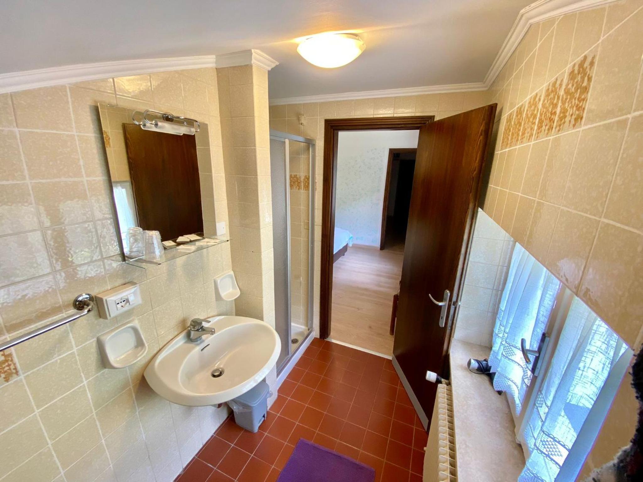 Double Room - Photo 32