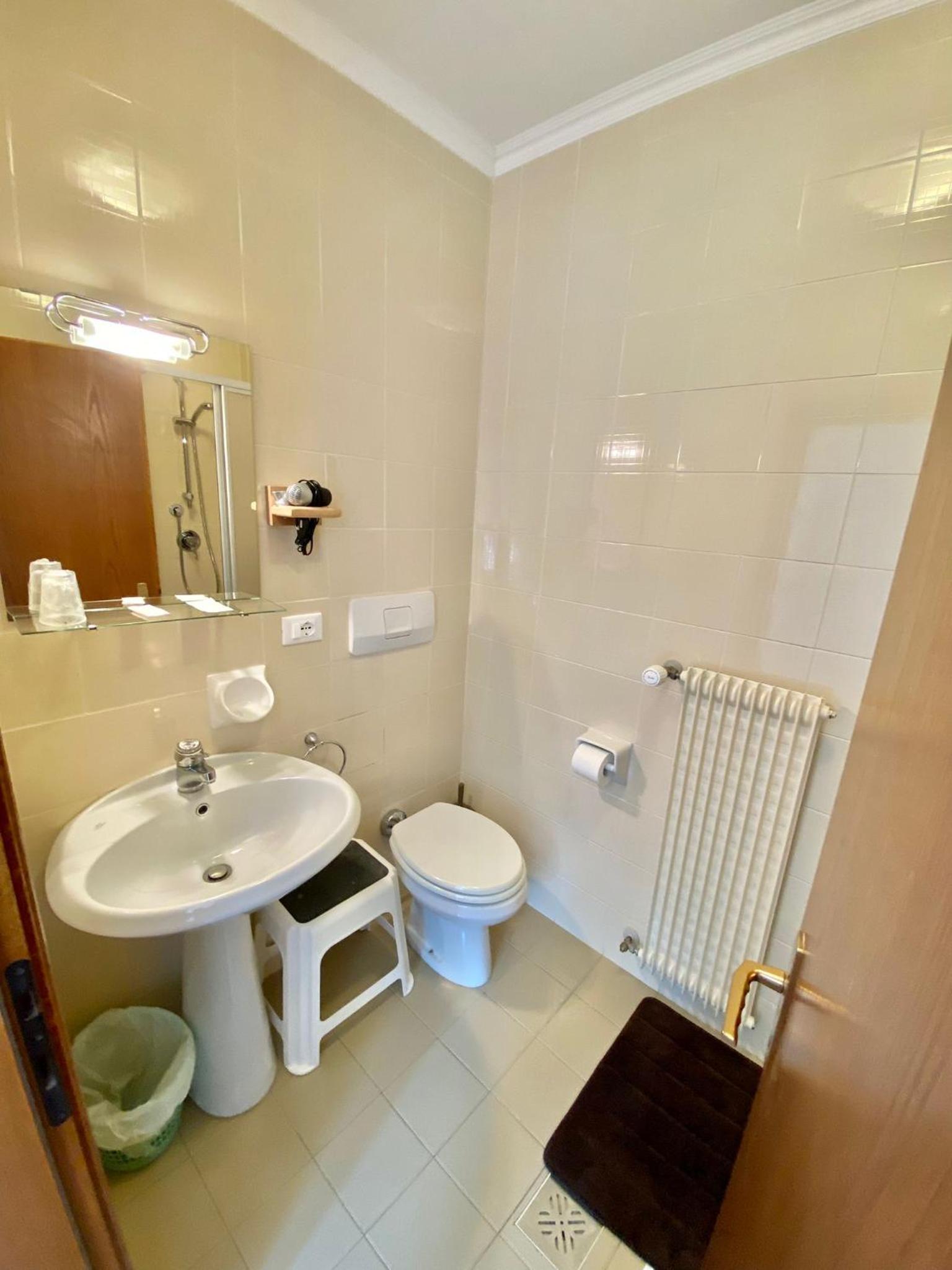 Double Room - Photo 22