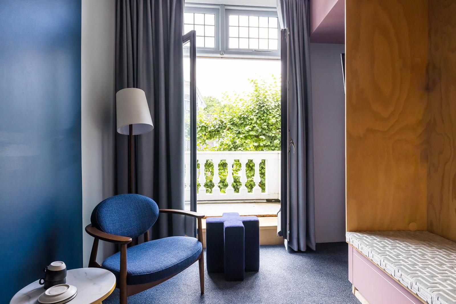 Junior Suite with Balcony - Photo 3