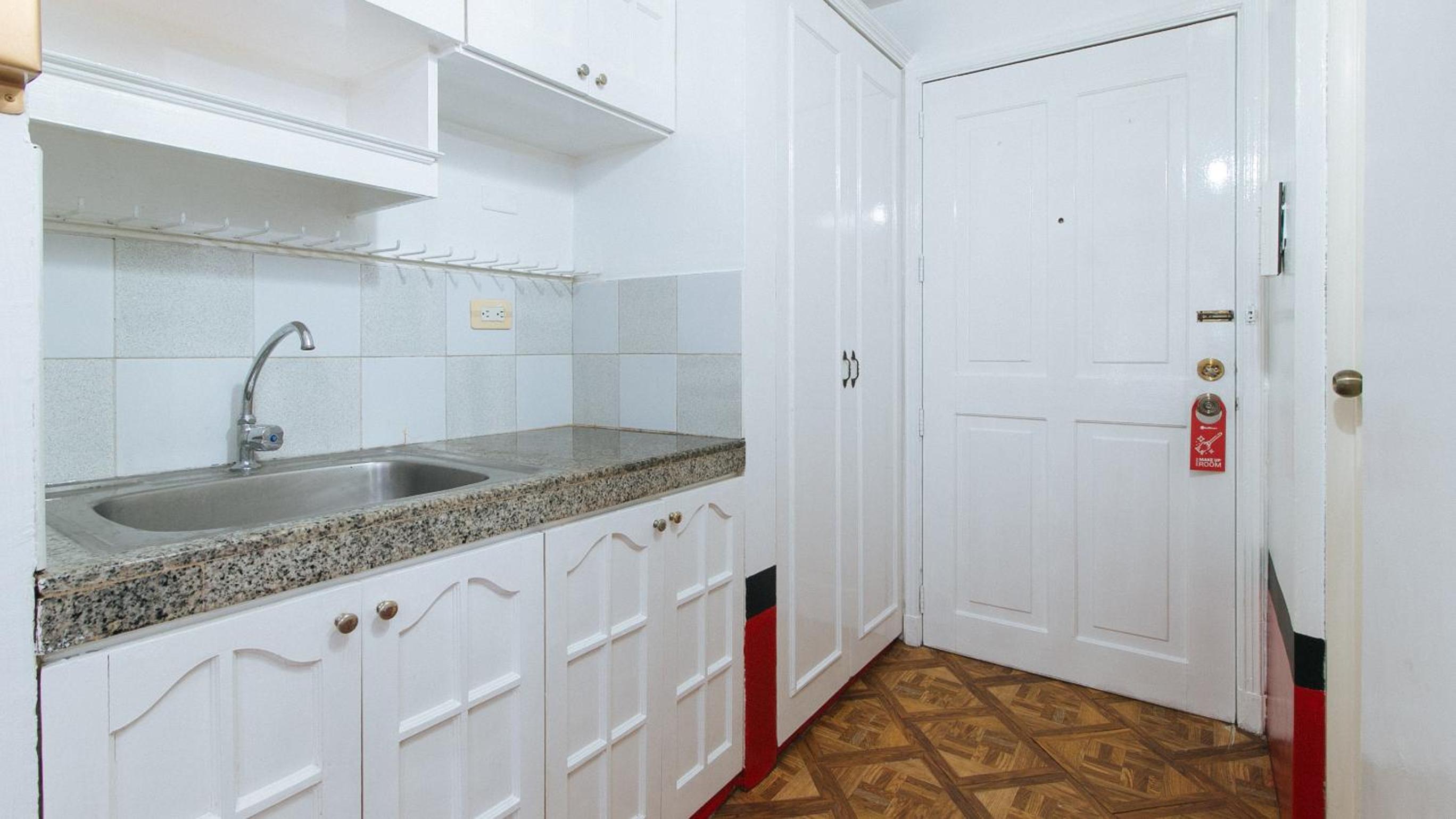 Standard Double Room - Photo 10