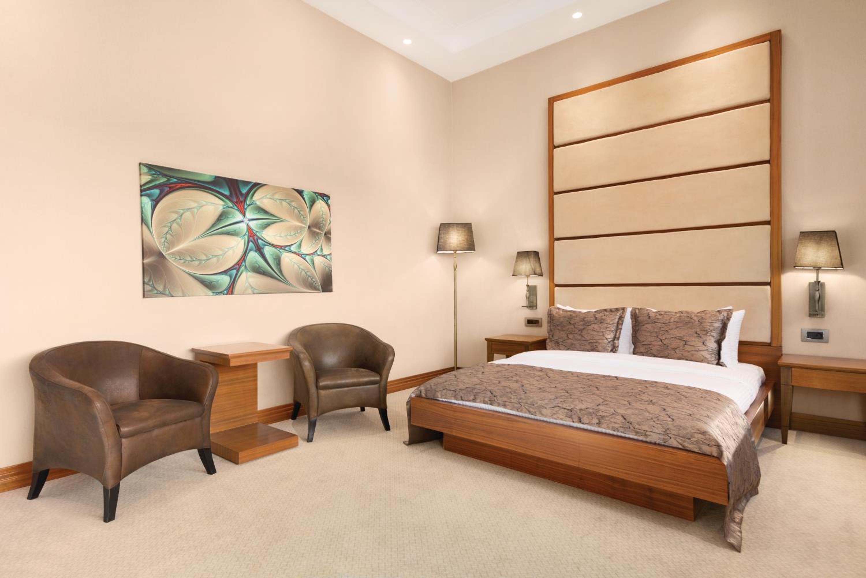 Twin Room with City View - Mobility Accessible photo 2