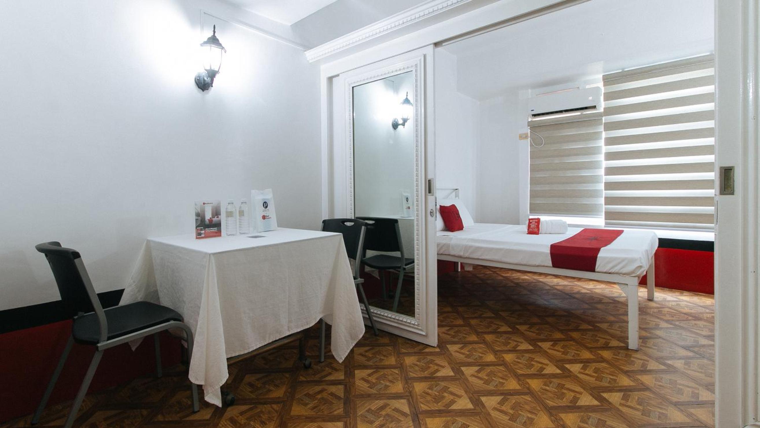 Standard Double Room - Photo 8