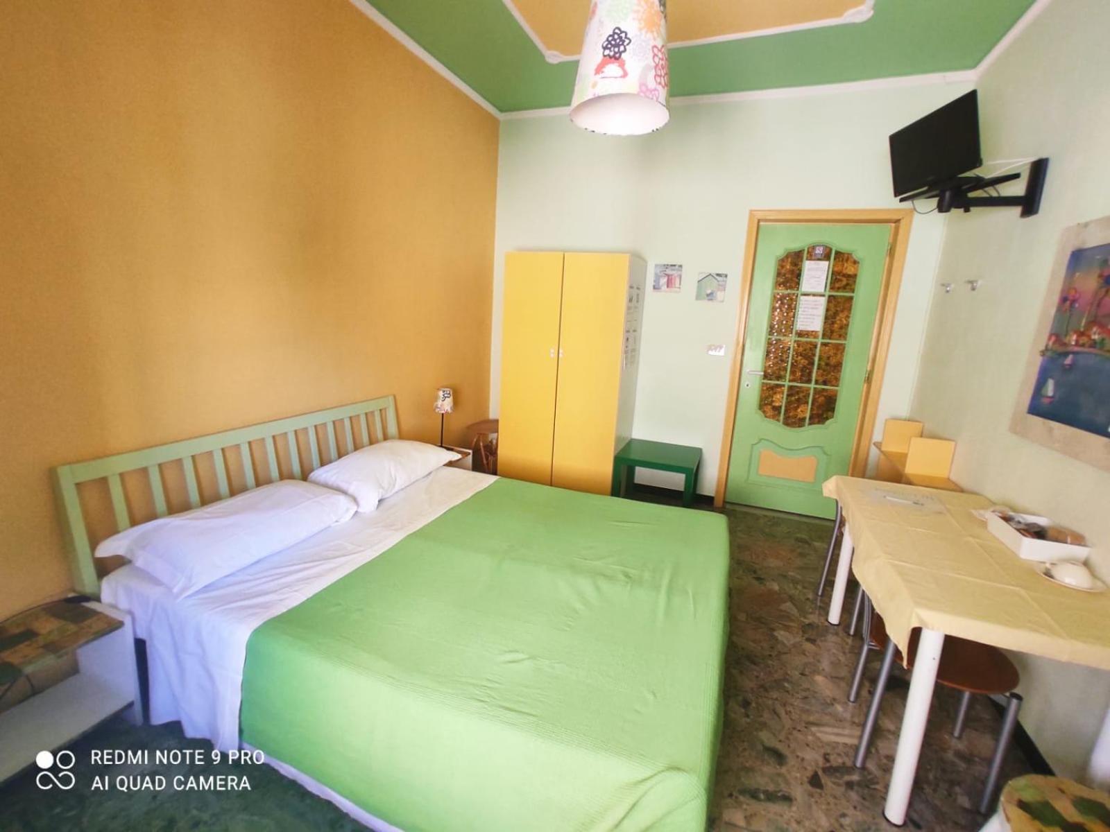 Double or Twin Room - Photo 4